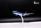  Mô hình máy bay Viet Nam Airlines Boeing B787 Dreamliner 20cm MB20012 