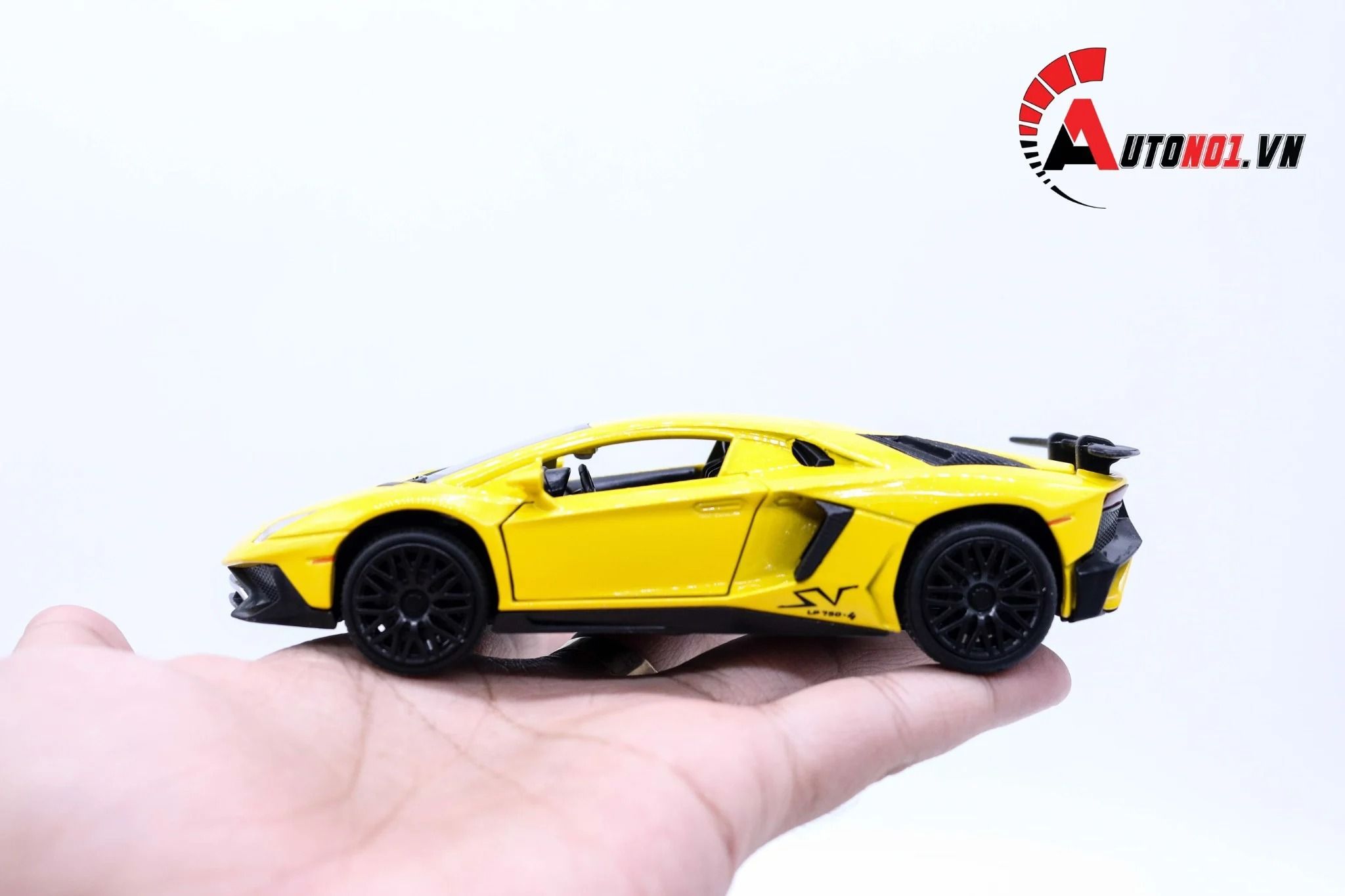 XE MÔ HÌNH LAMBORGHINI AVENTADOR TỈ LỆ 124 MÀU CAM WELLY