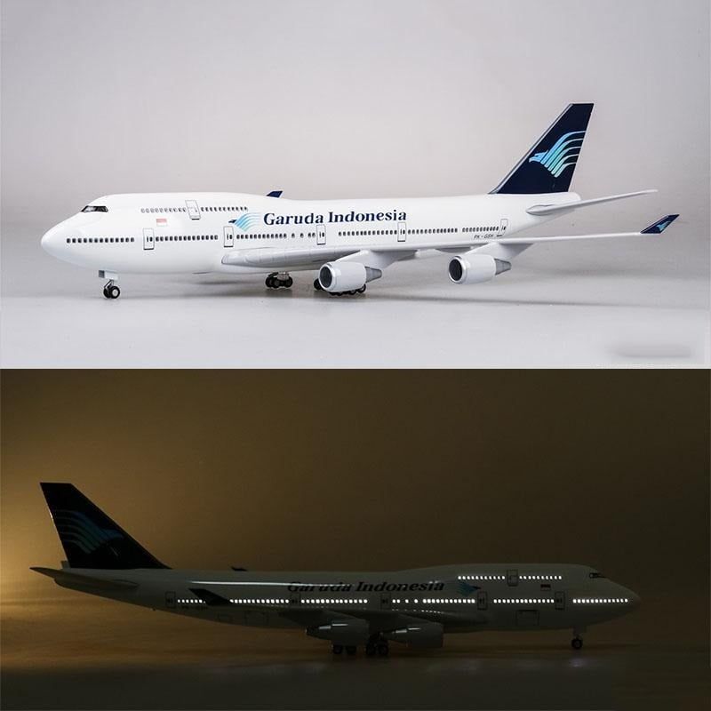  Mô hình máy bay Garuda Indonesia Boeing B747 47cm 1:150 có đèn led tự động theo tiếng vỗ tay hoặc chạm MB47049 