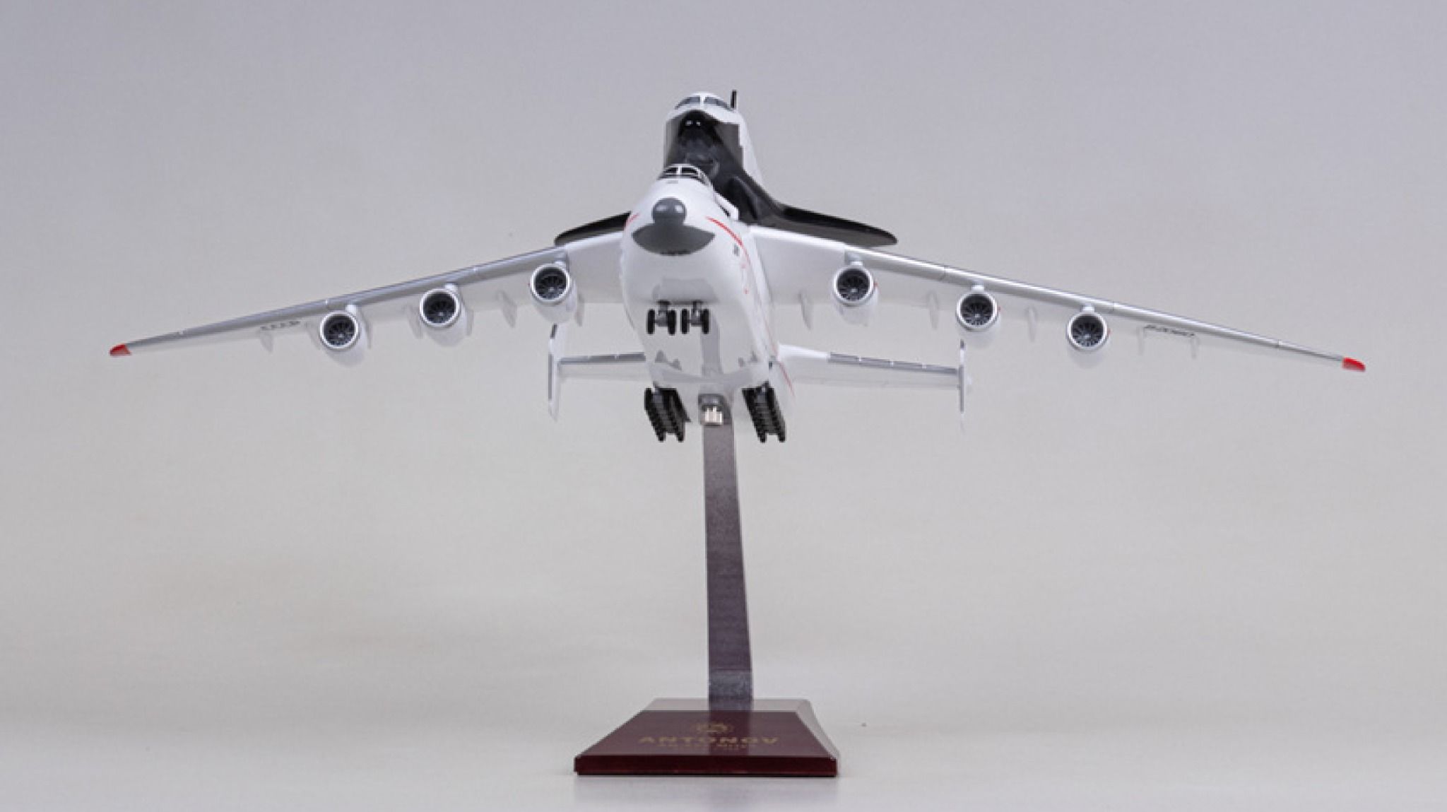  Mô hình máy bay vận chuyển Antonov AN225 Mriya Cossack vận chuyển tàu con thoi tỉ lệ 1:200 47cm MB47040 