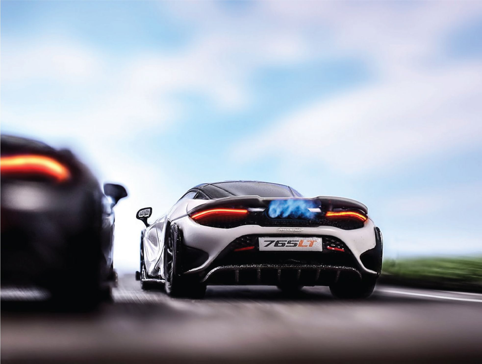  Mô hình Mclaren 765LT tỉ lệ 1:64 CM Model 