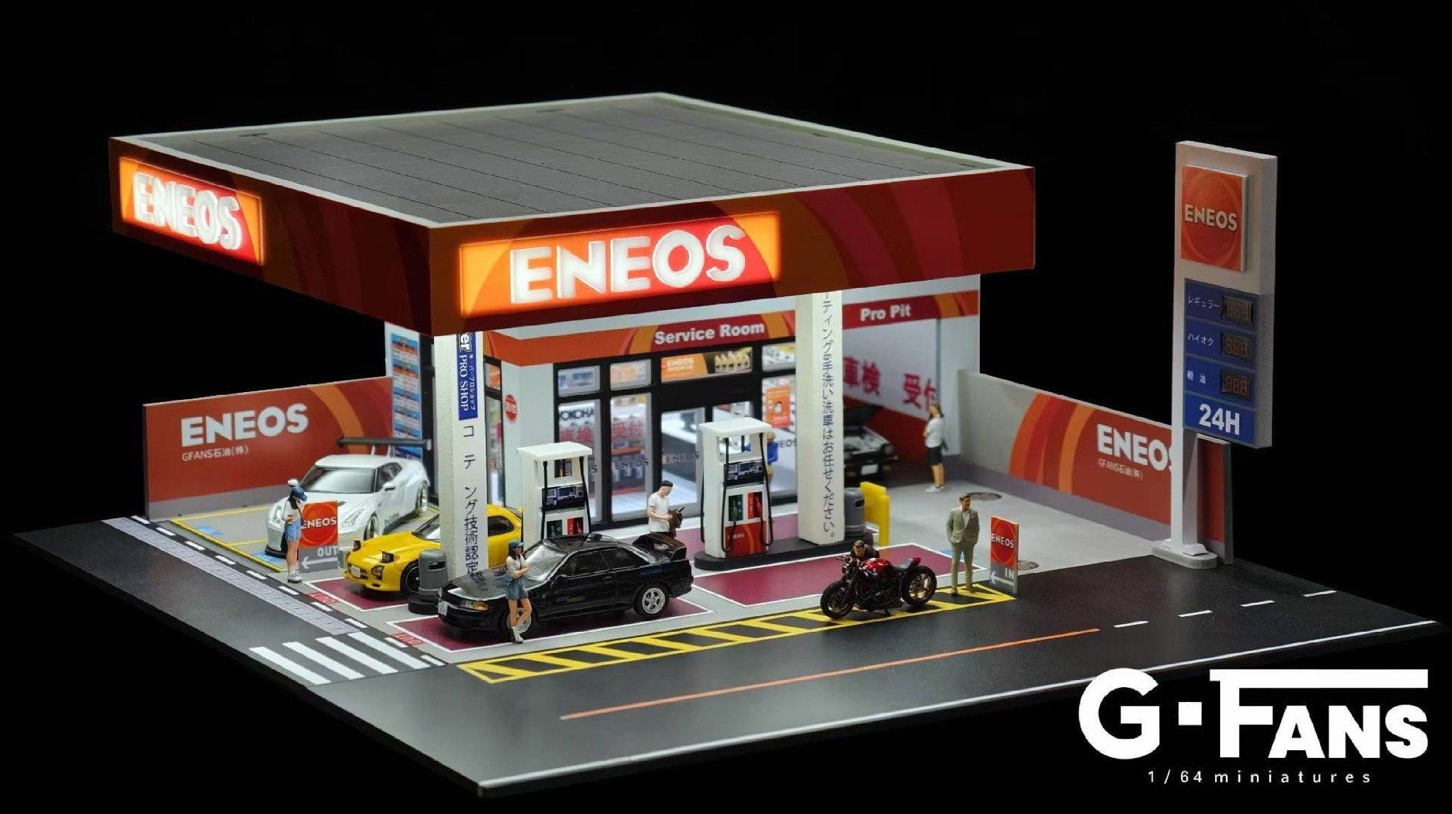  Hộp trưng bày mô phỏng Trạm đổ xăng dầu ENEOS và bãi đỗ xe có đèn tỉ lệ 1:64 G FAN-MODELS 710038 