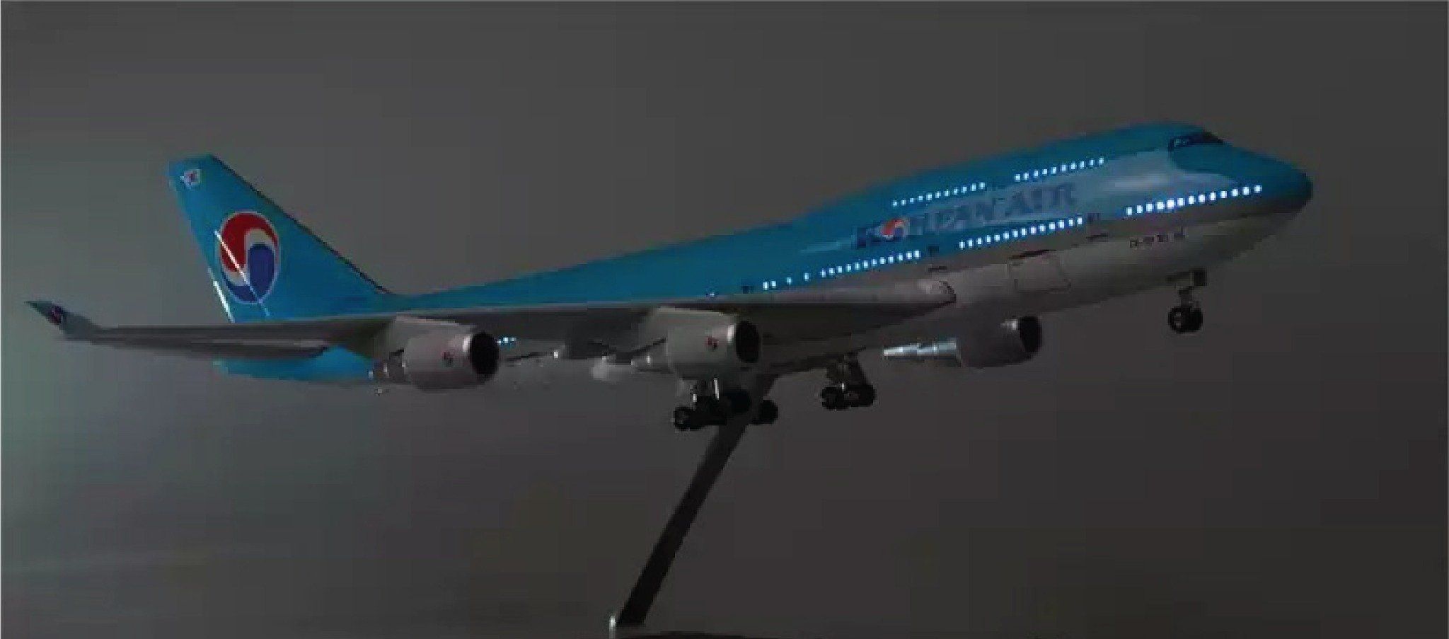  Mô hình máy bay Korean Air Boeing B747 47cm 1:130 có đèn led tự động theo tiếng vỗ tay hoặc chạm MB47009 