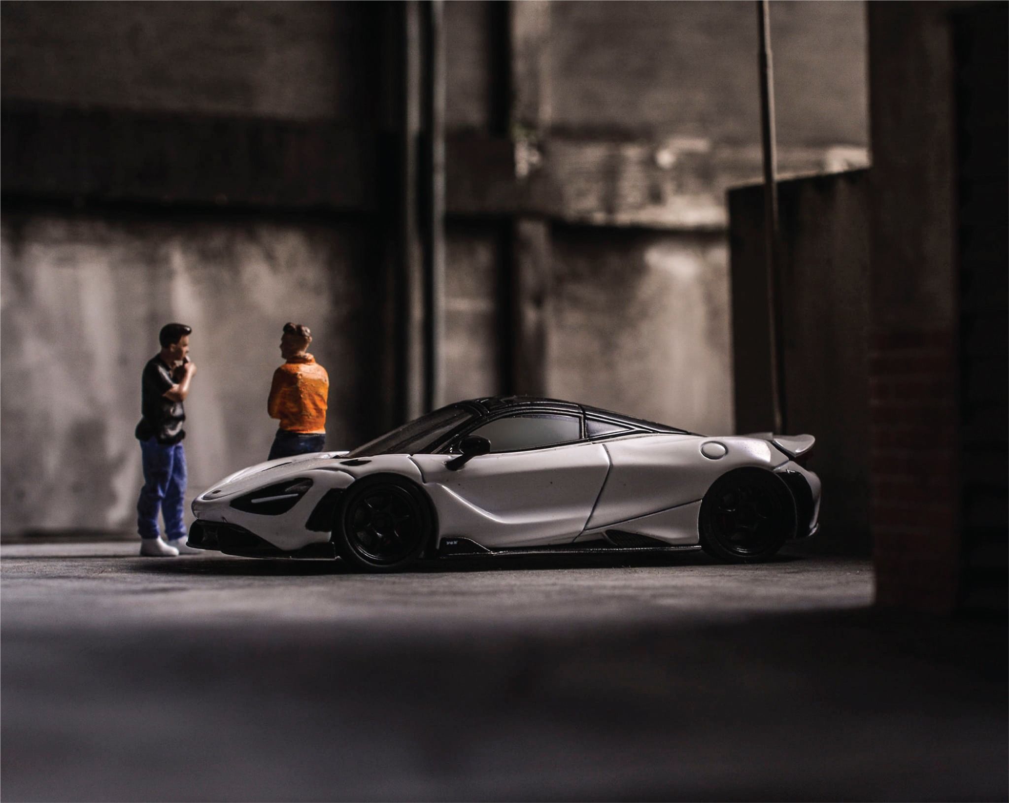  Mô hình Mclaren 765LT tỉ lệ 1:64 CM Model 