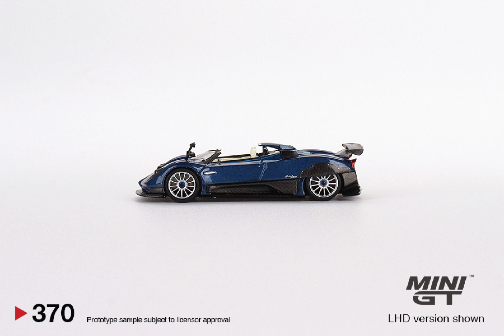  Mô hình xe Pagani Zonda HP Barchetta Blue Tricolore tỉ lệ 1:64 MiniGT MGT00370 