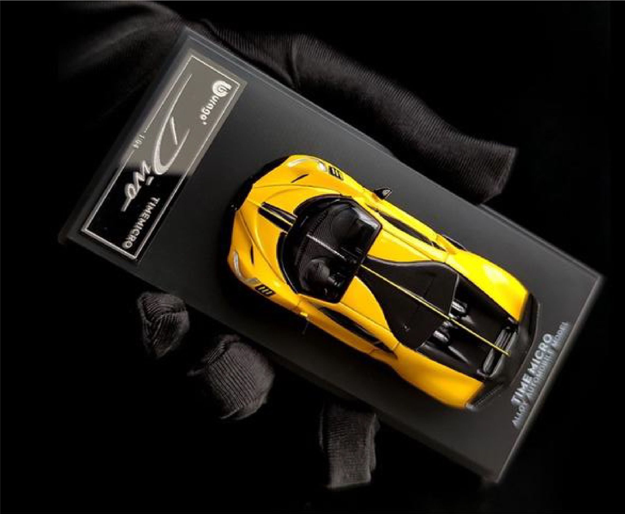  Mô hình xe Bugatti Divo yellow Bburago x Time micro tỉ lệ 1:64 TM640906 