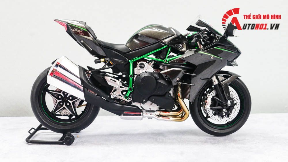 Mô hình xe chính hãng Kawasaki H2 Carbon 1:12 Tamiya D067