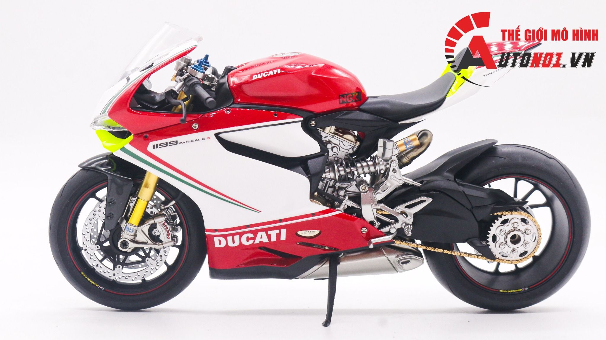  Mô hình xe cao cấp Ducati 1199 Panigale tricolor 1:12 Tamiya D227E 