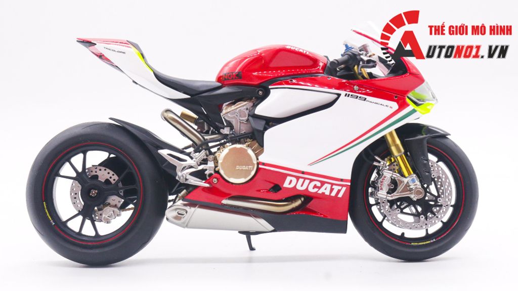 Mô hình xe cao cấp Ducati 1199 Panigale tricolor 1:12 Tamiya D227E