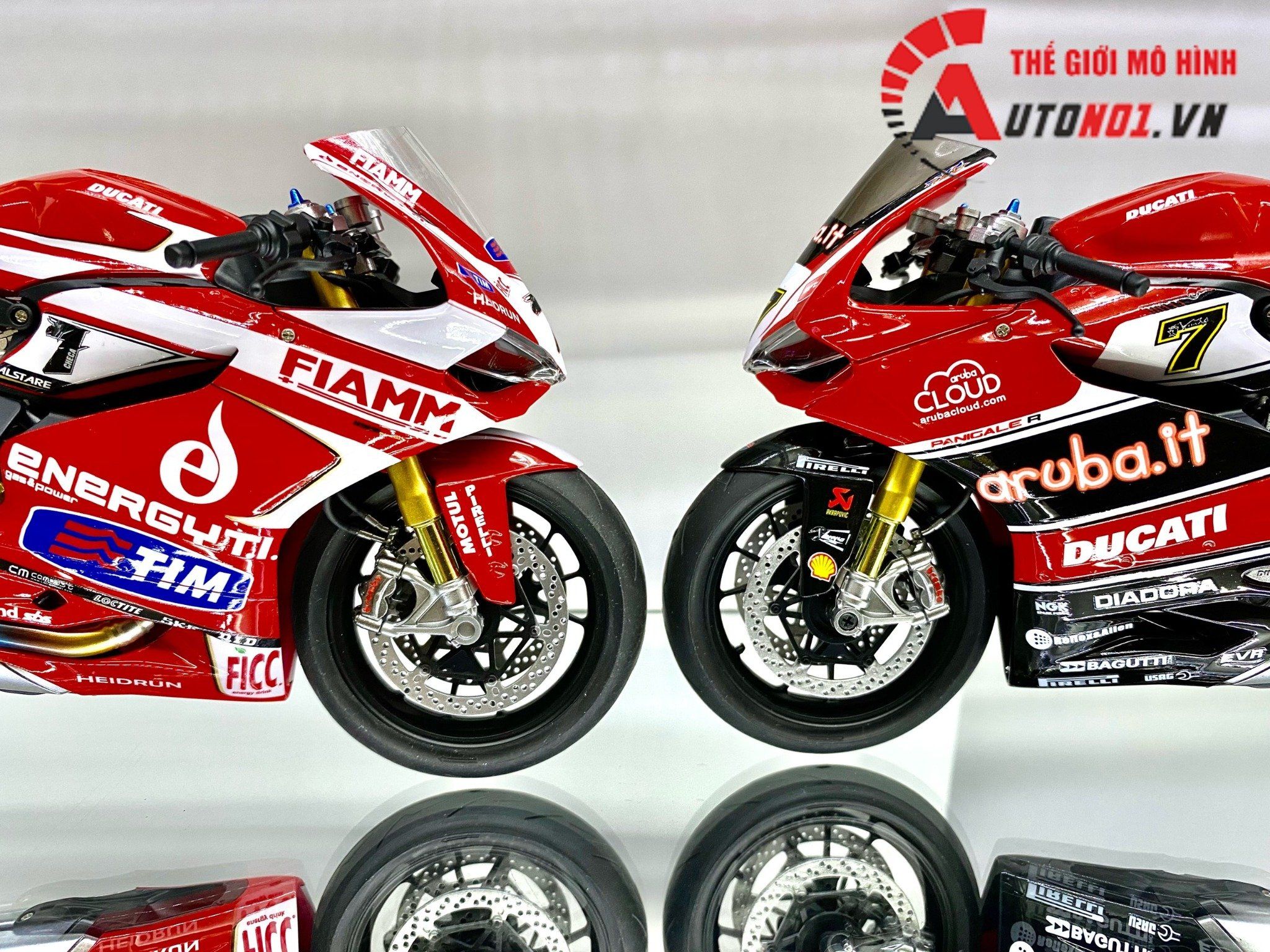 MÔ HÌNH XE DUCATI PANIGALE 1199 FIAMM TIM SBK 2013 #7 1:12 TAMIYA D227D