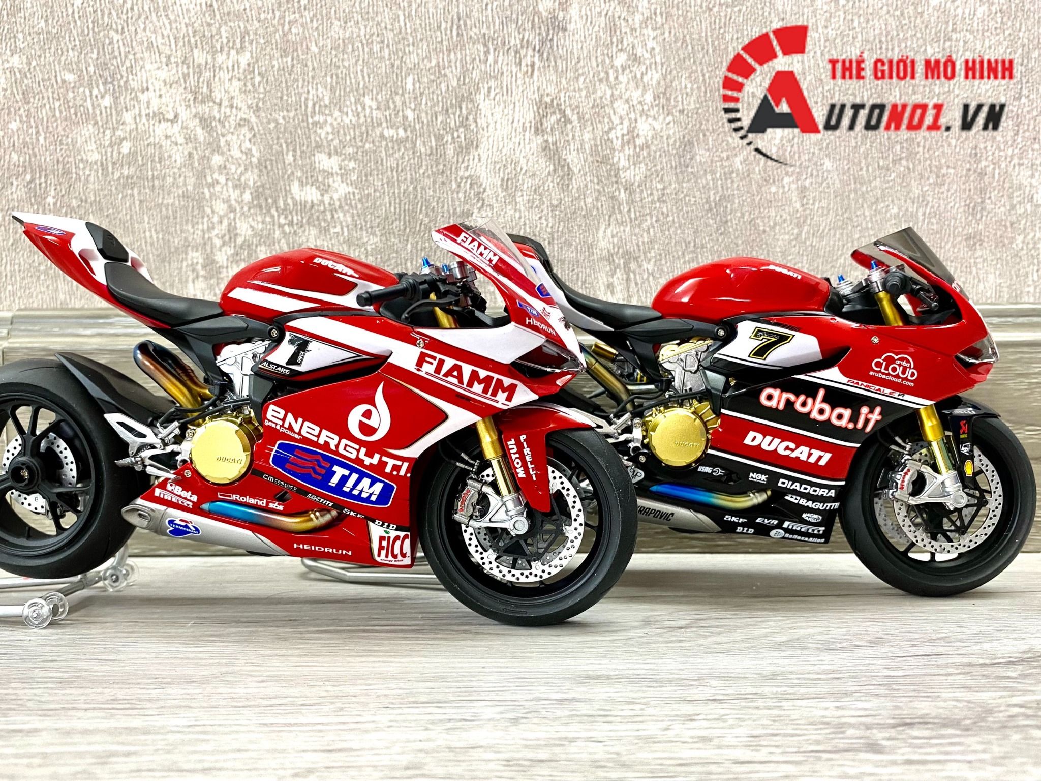 MÔ HÌNH XE DUCATI PANIGALE 1199 FIAMM TIM SBK 2013 #7 1:12 TAMIYA D227D