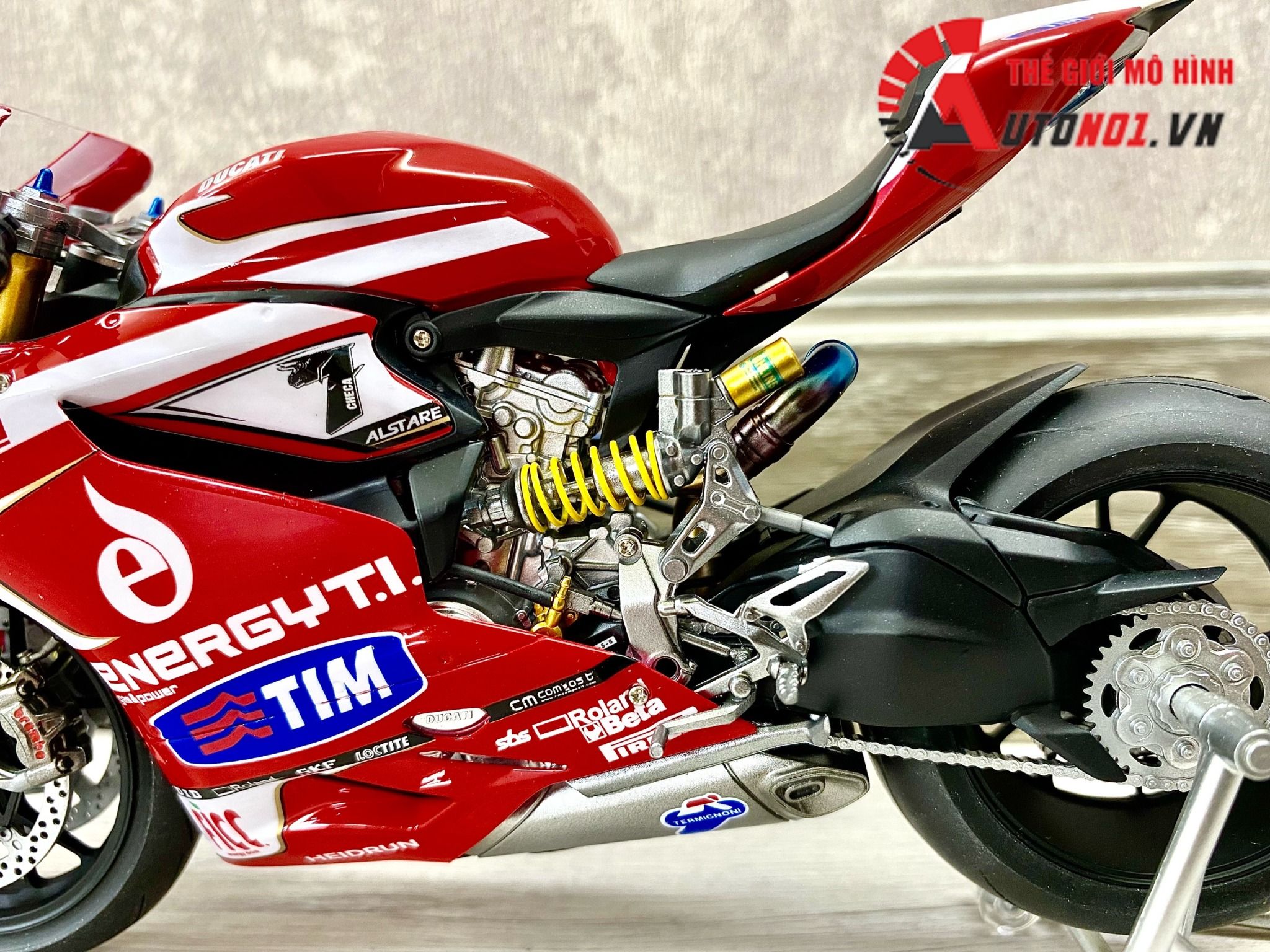 MÔ HÌNH XE DUCATI PANIGALE 1199 FIAMM TIM SBK 2013 #7 1:12 TAMIYA D227D