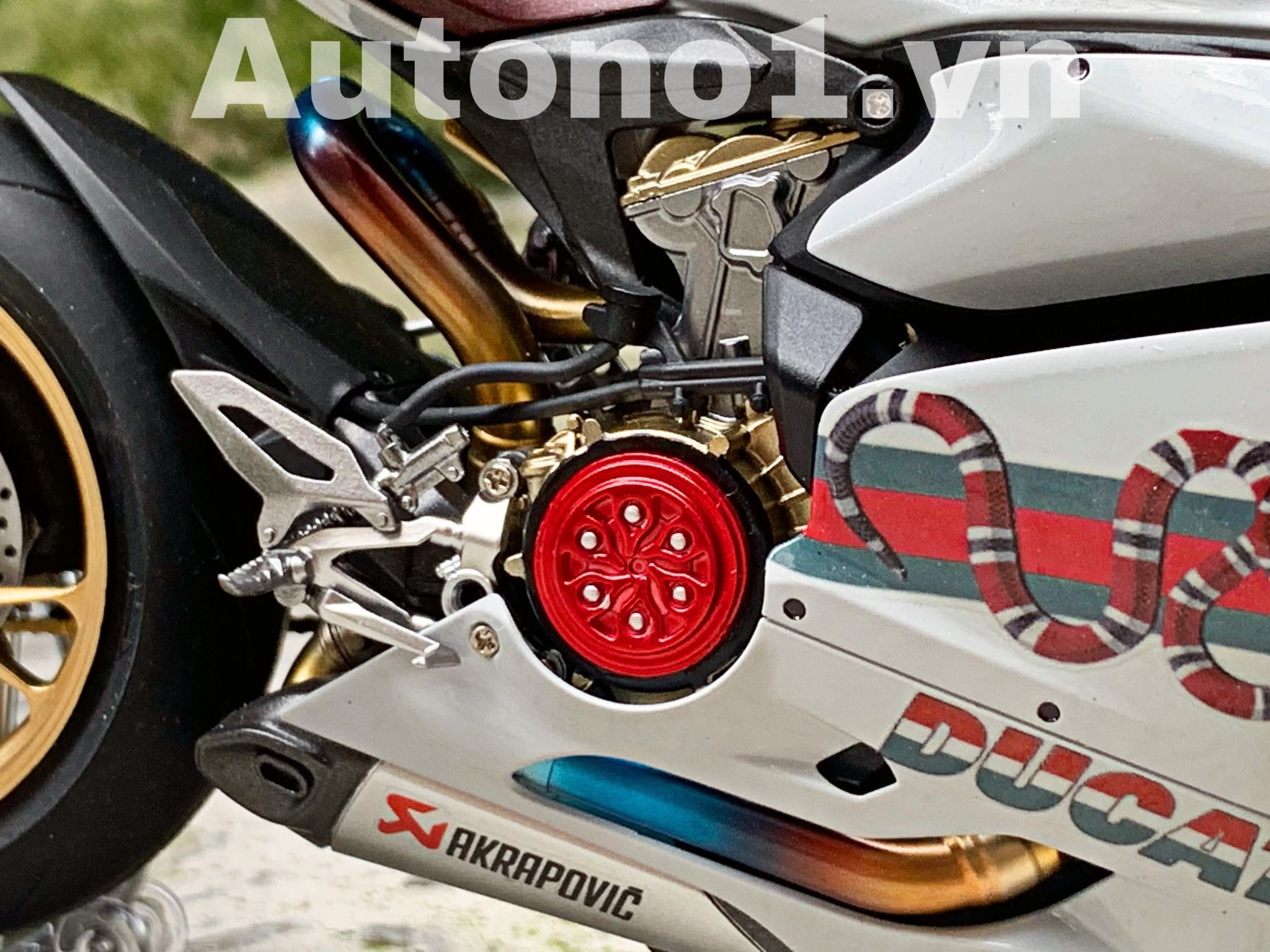  Mô hình xe cao cấp Ducati 1199 Panigale Gucci Nồi Khô 1:12 Tamiya D227H 