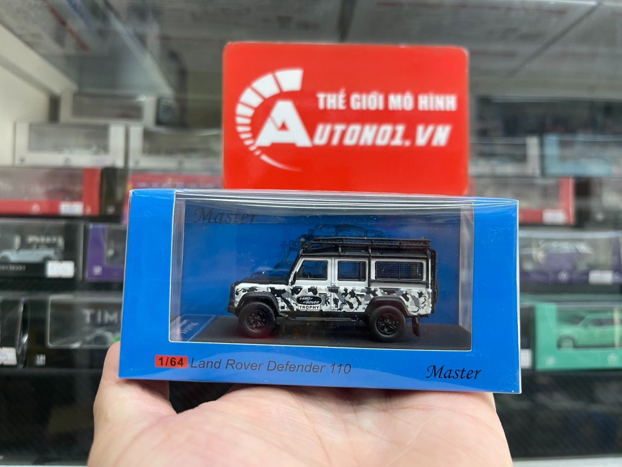  Mô hình xe Land Rover Guard 110 Trophy custom tỉ lệ 1/64 Master model 