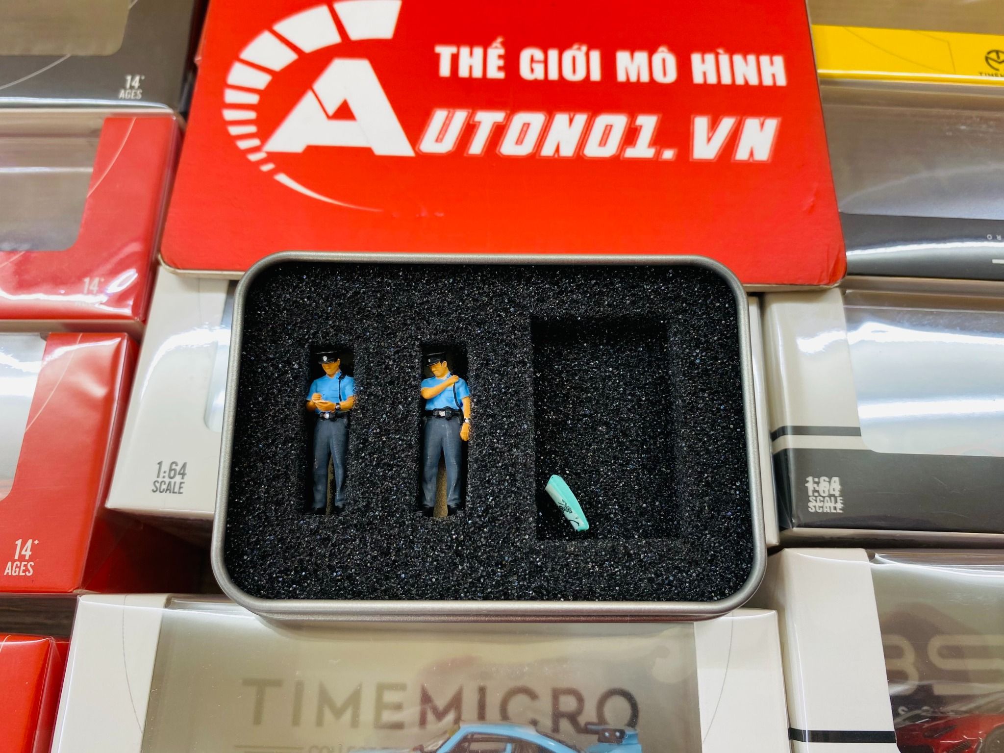  Mô hình nhân vật 2 figure cảnh sát - police tỉ lệ 1:64 Modern Art 