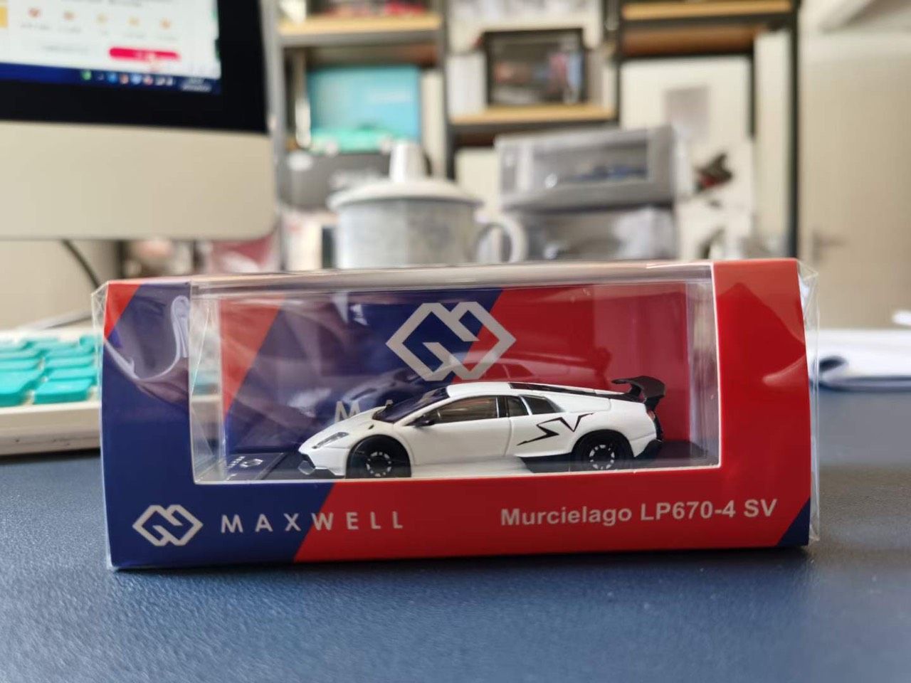  Mô hình xe Lamborghini LP670-4 SV 1:64 MaxWell hộp mica 