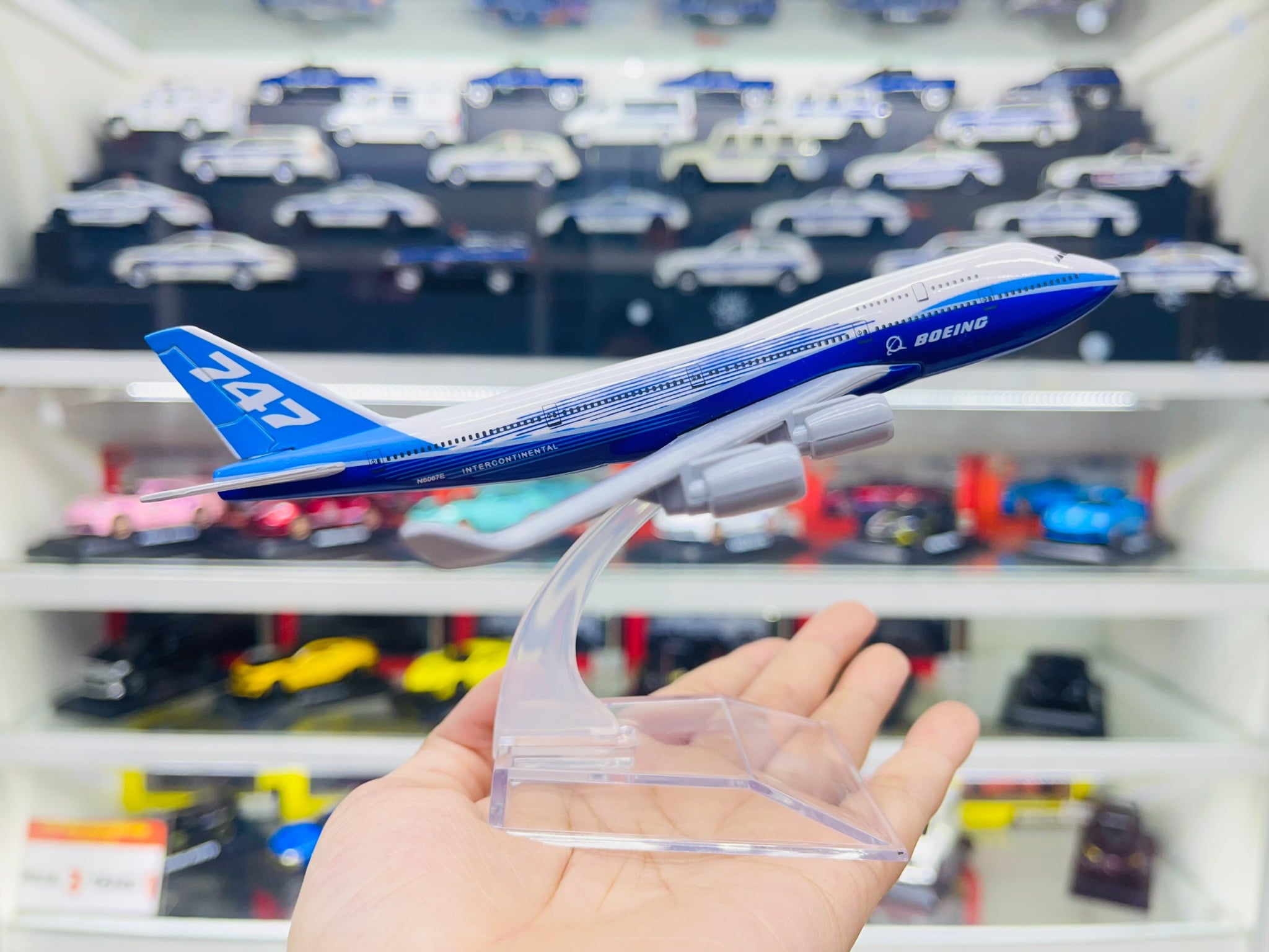  Mô hình máy bay Usa Intercontinental Livery Original Boeing B747-8 16cm MB16033 