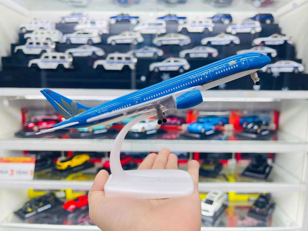 Mô hình máy bay Viet Nam Airlines Boeing B787 Dreamliner 20cm MB20012
