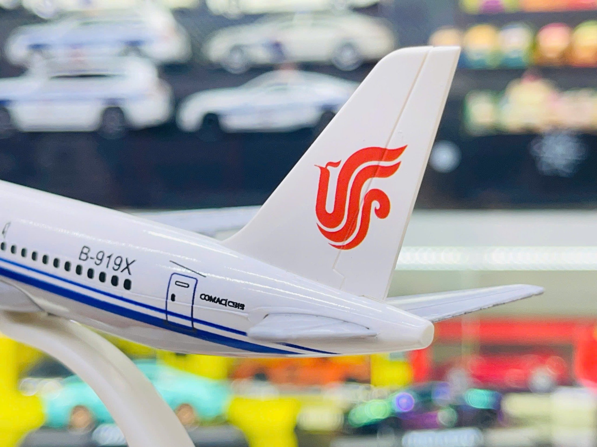  Mô hình máy bay Comac C919 Air China B-919X có bánh xe kích thước 20cm MB20130 