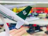  Mô hình máy bay Ả rập Saudi Airlines Boeing B787 có bánh xe kích thước 20cm MB20128 