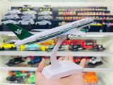 Mô hình máy bay Ả rập Saudi Airlines Boeing B787 có bánh xe kích thước 20cm MB20128 