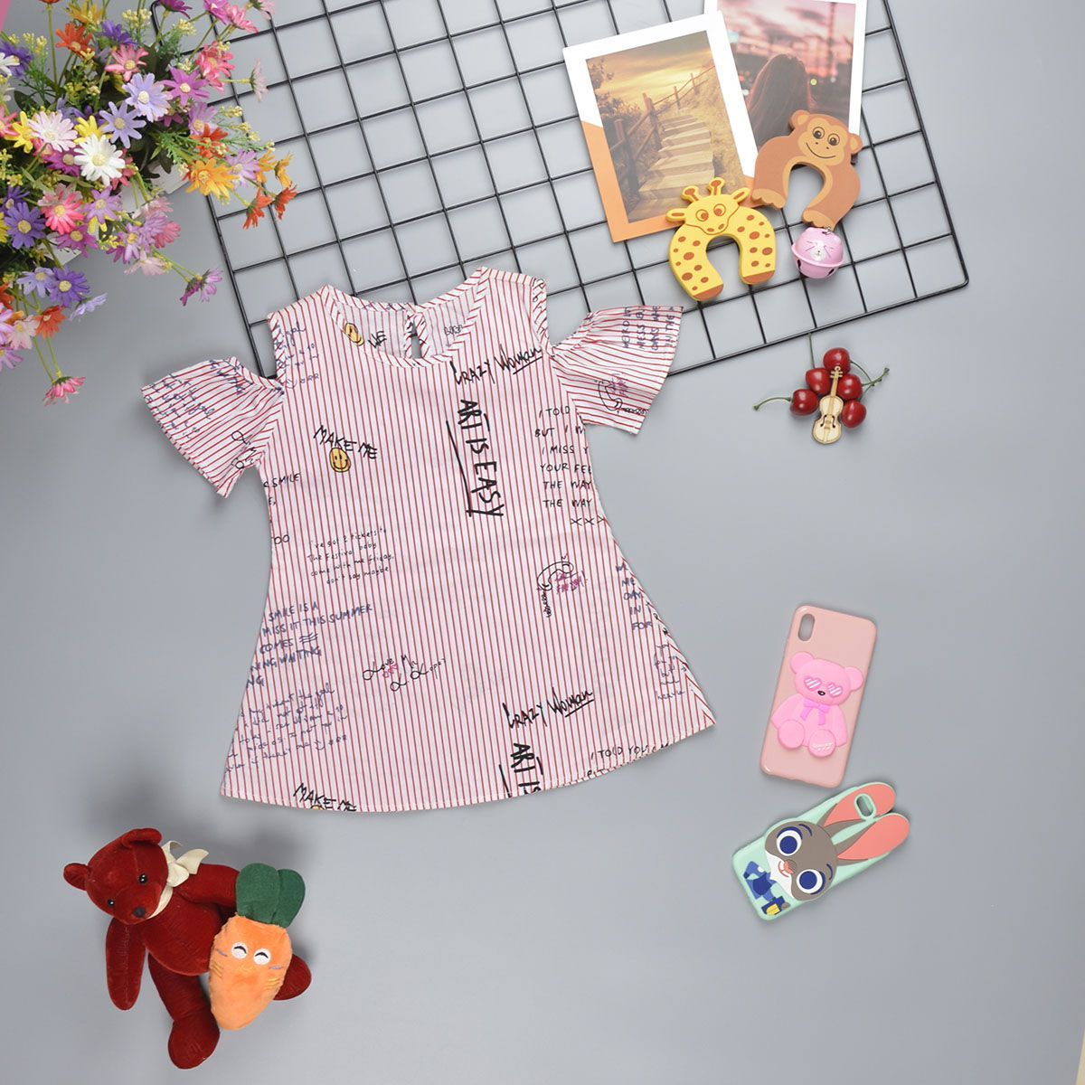  Đầm kate cut vai dáng xòe phối chữ cho bé gái 