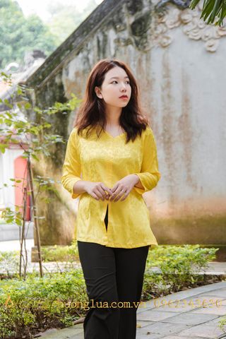 Áo bà ba màu vàng