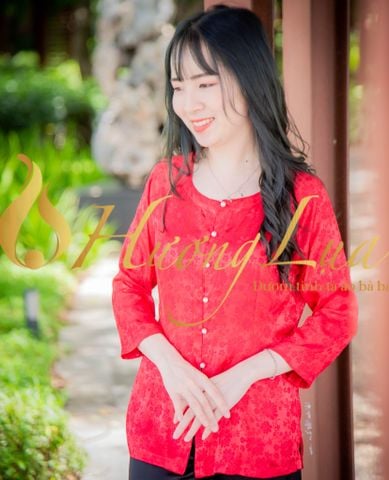 Áo bà ba màu đỏ