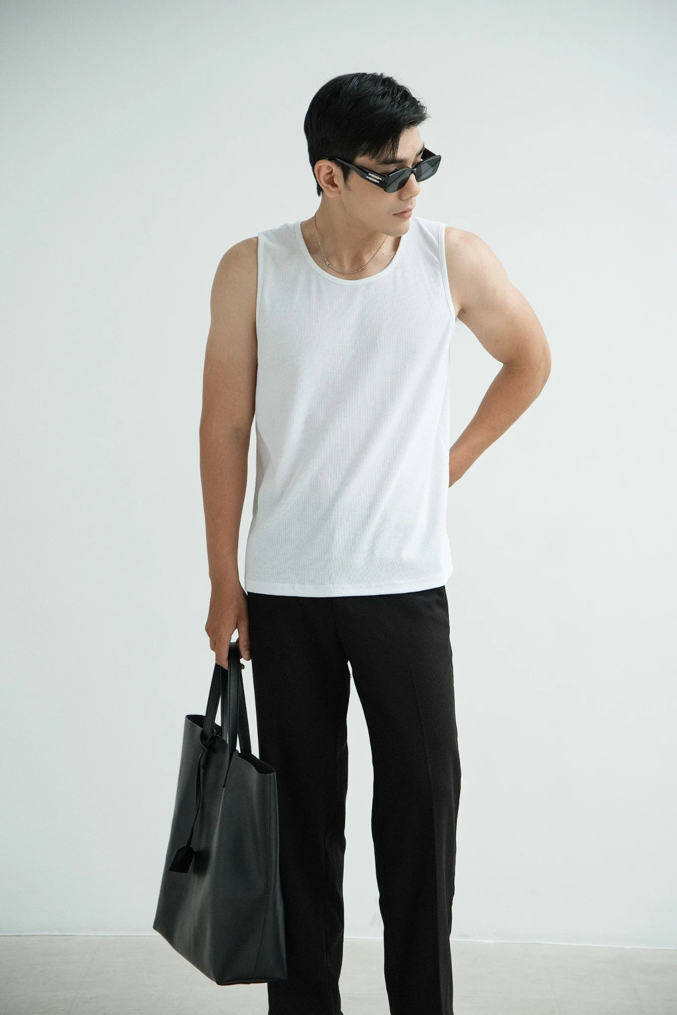 AGTA36 FACTORY REGULAR FIT BASIC TANKTOP - WHITE