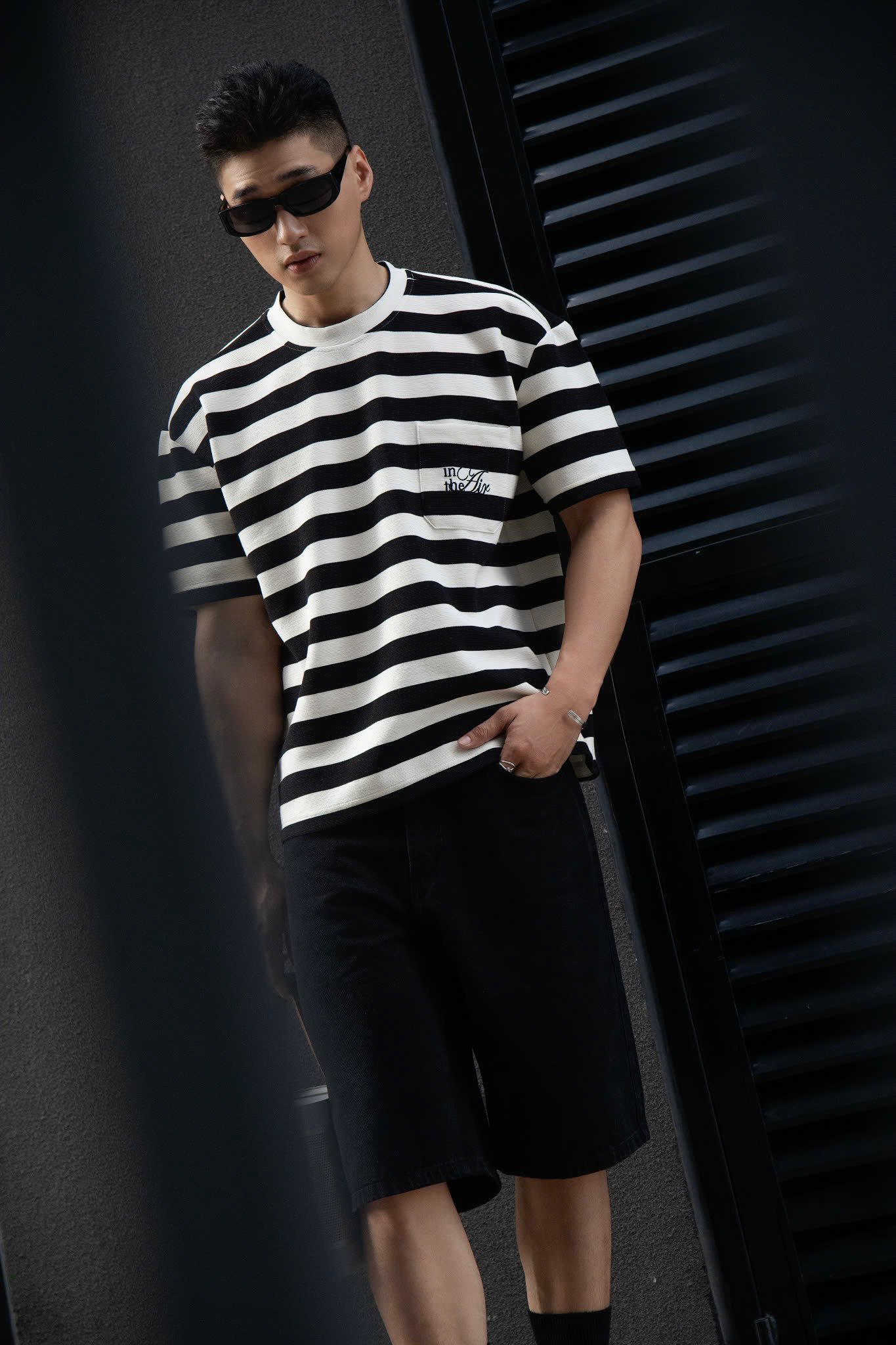 AG01 STUDIO LOOSE FIT STRIPED T-SHIRT - OFF WHITE