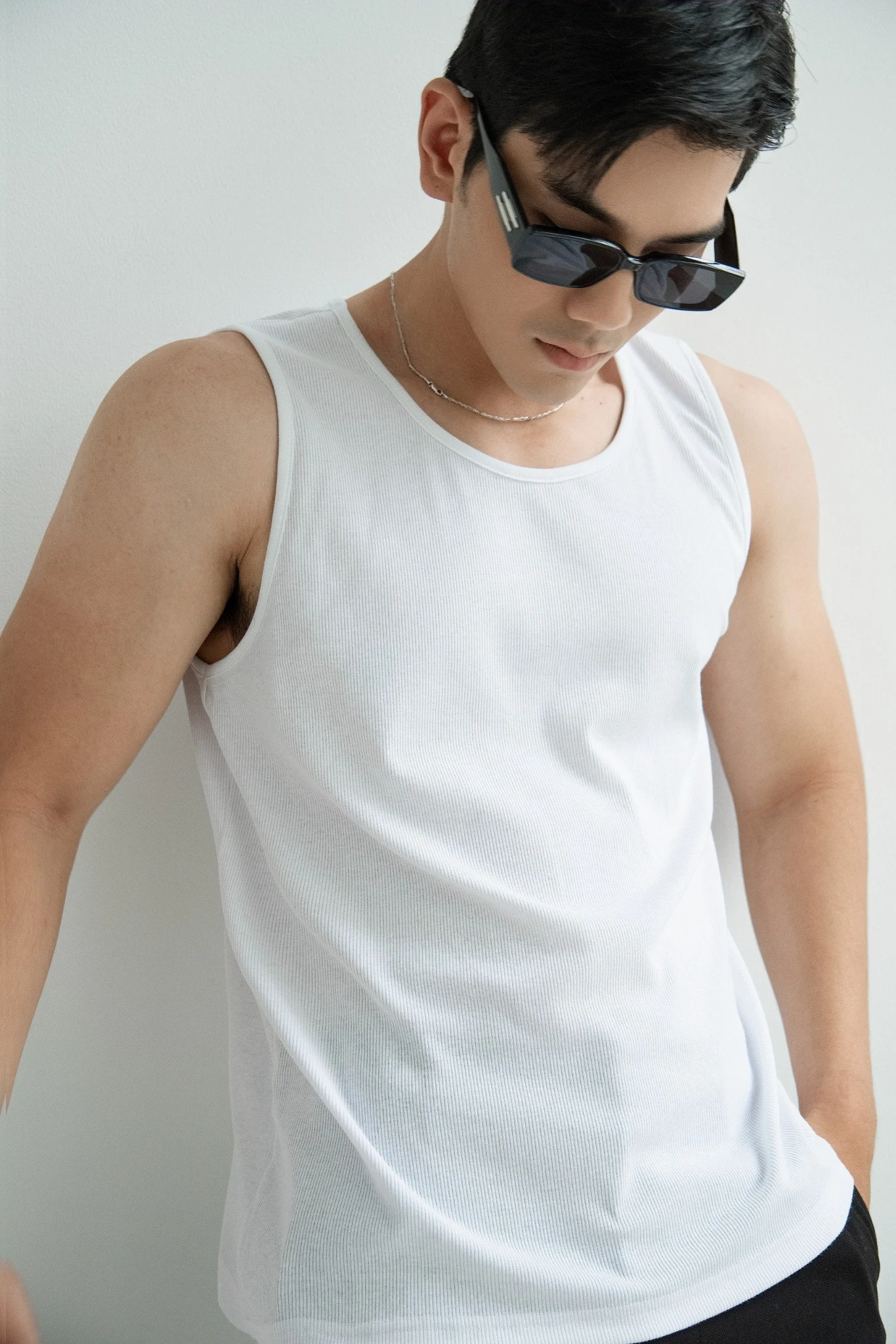 AGTA36 FACTORY REGULAR FIT BASIC TANKTOP - WHITE