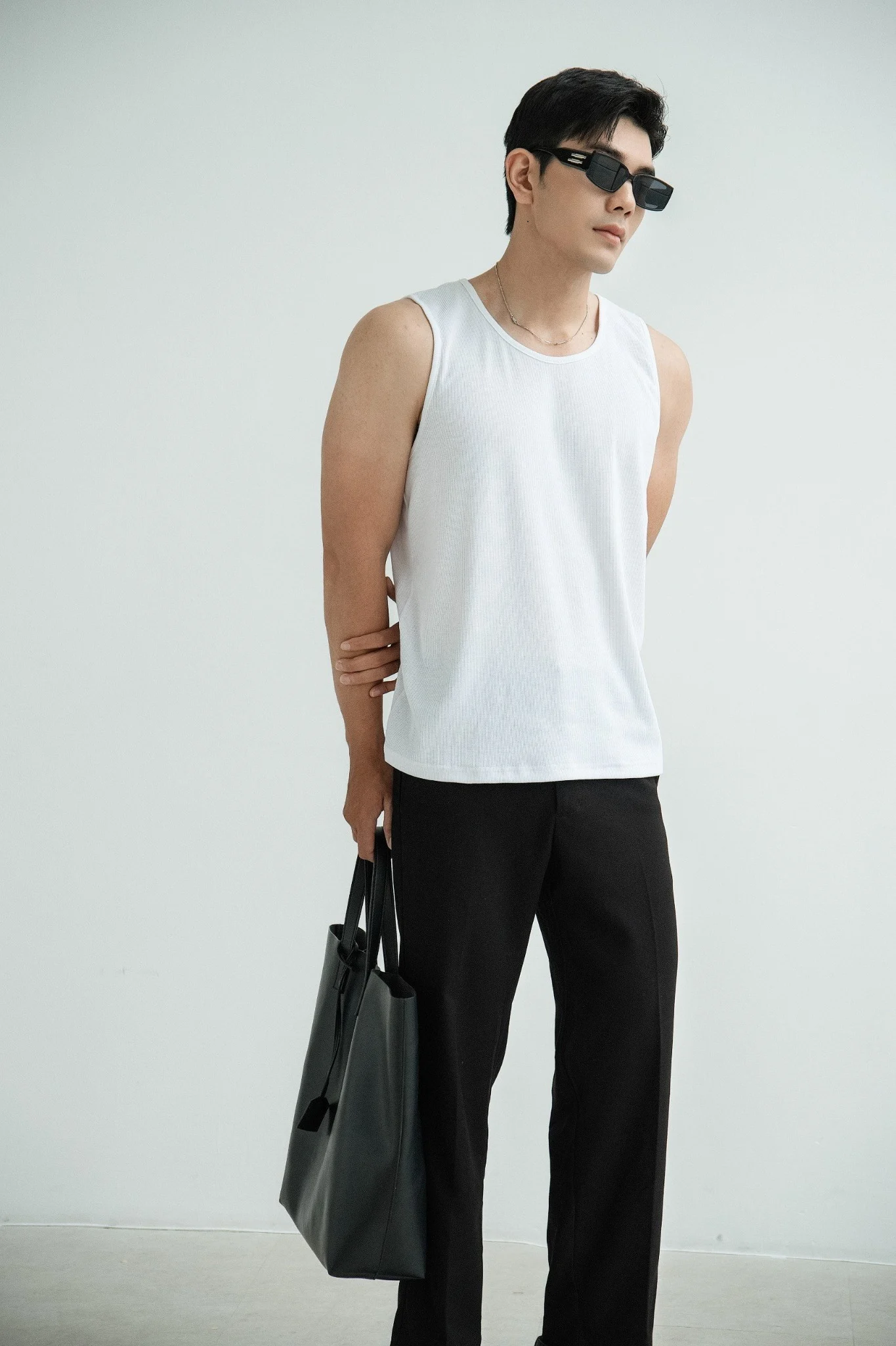 AGTA36 FACTORY REGULAR FIT BASIC TANKTOP - WHITE