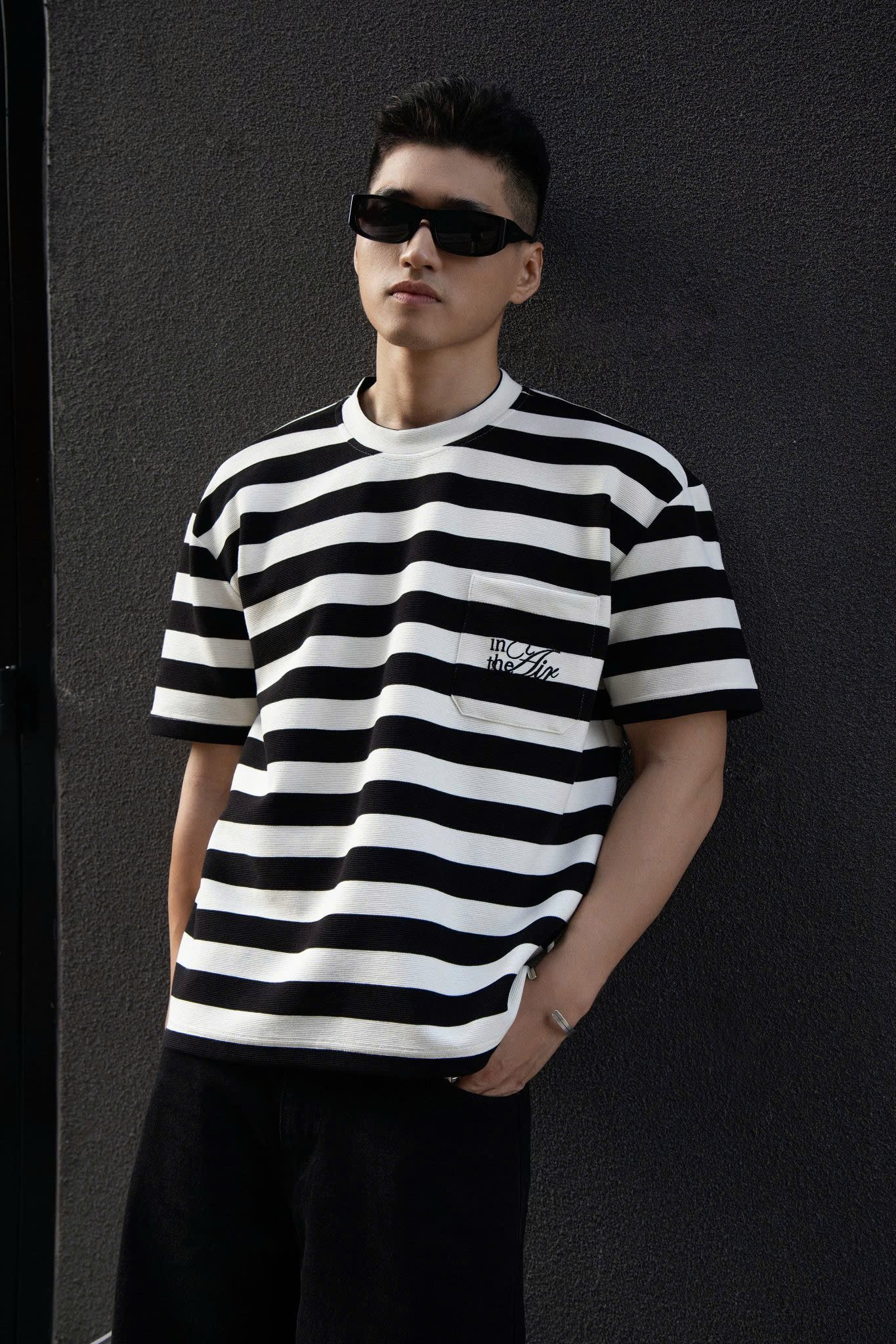 AG01 STUDIO LOOSE FIT STRIPED T-SHIRT - OFF WHITE
