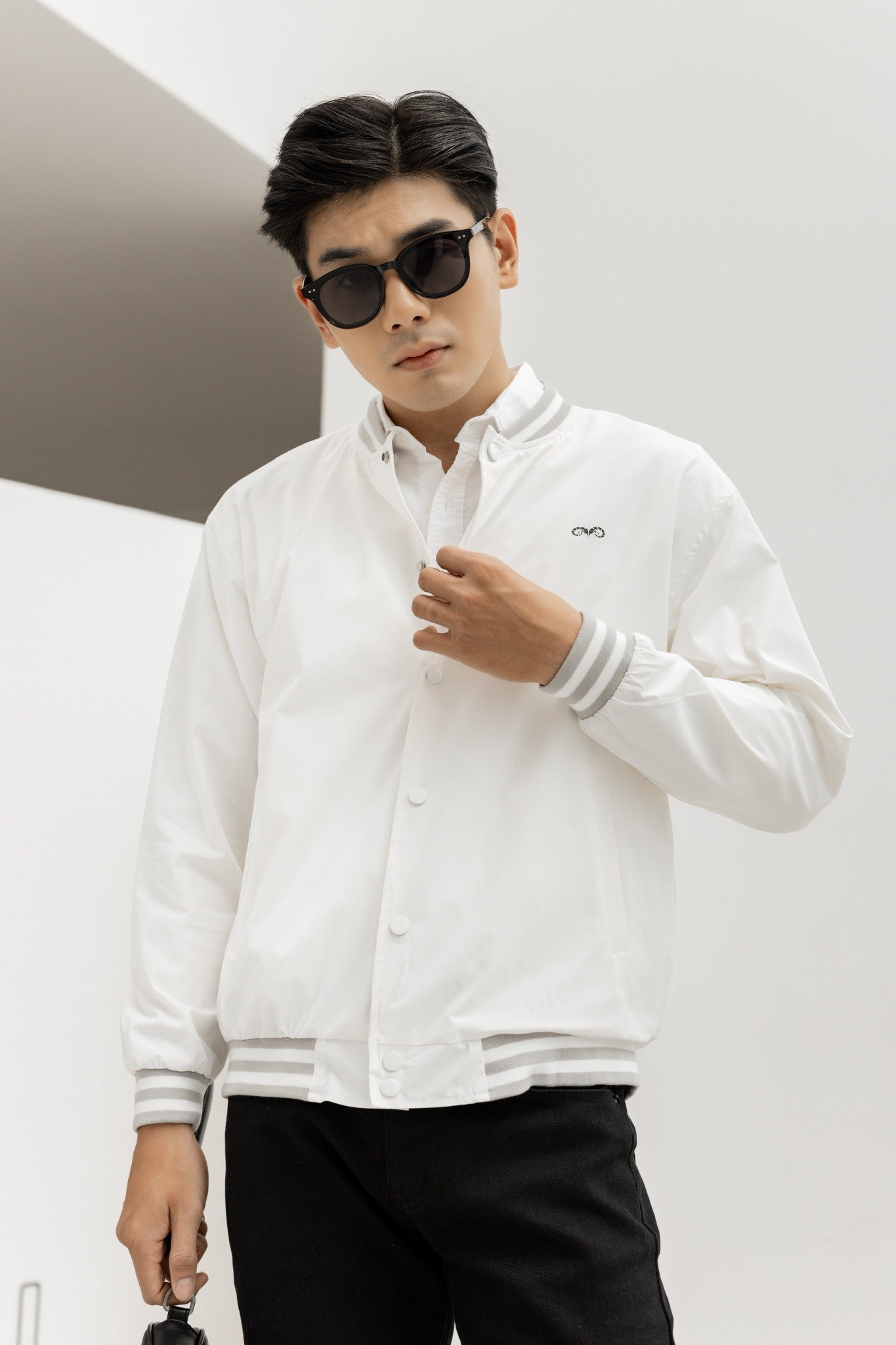 AG19 FACTORY LOOSE FIT BASIC BOMBER - WHITE