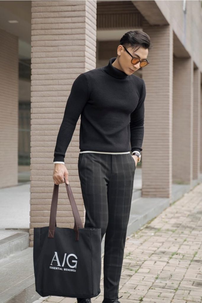 AG TURTLENECK SWEATER WHITE BORDER TEXTURE - BLACK