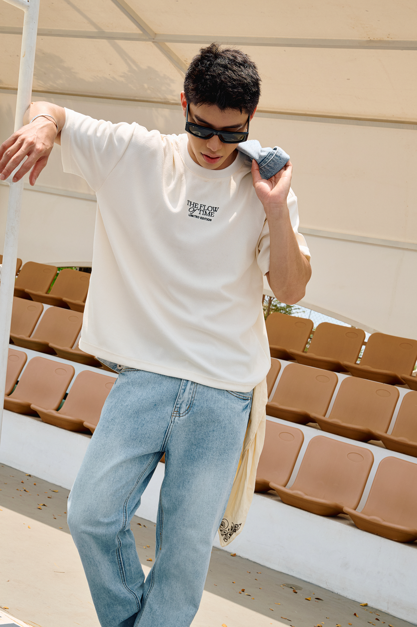 HT16 STUDIO LOOSE FIT "THE FLOW OF TIME" T-SHIRT - OFF WHITE