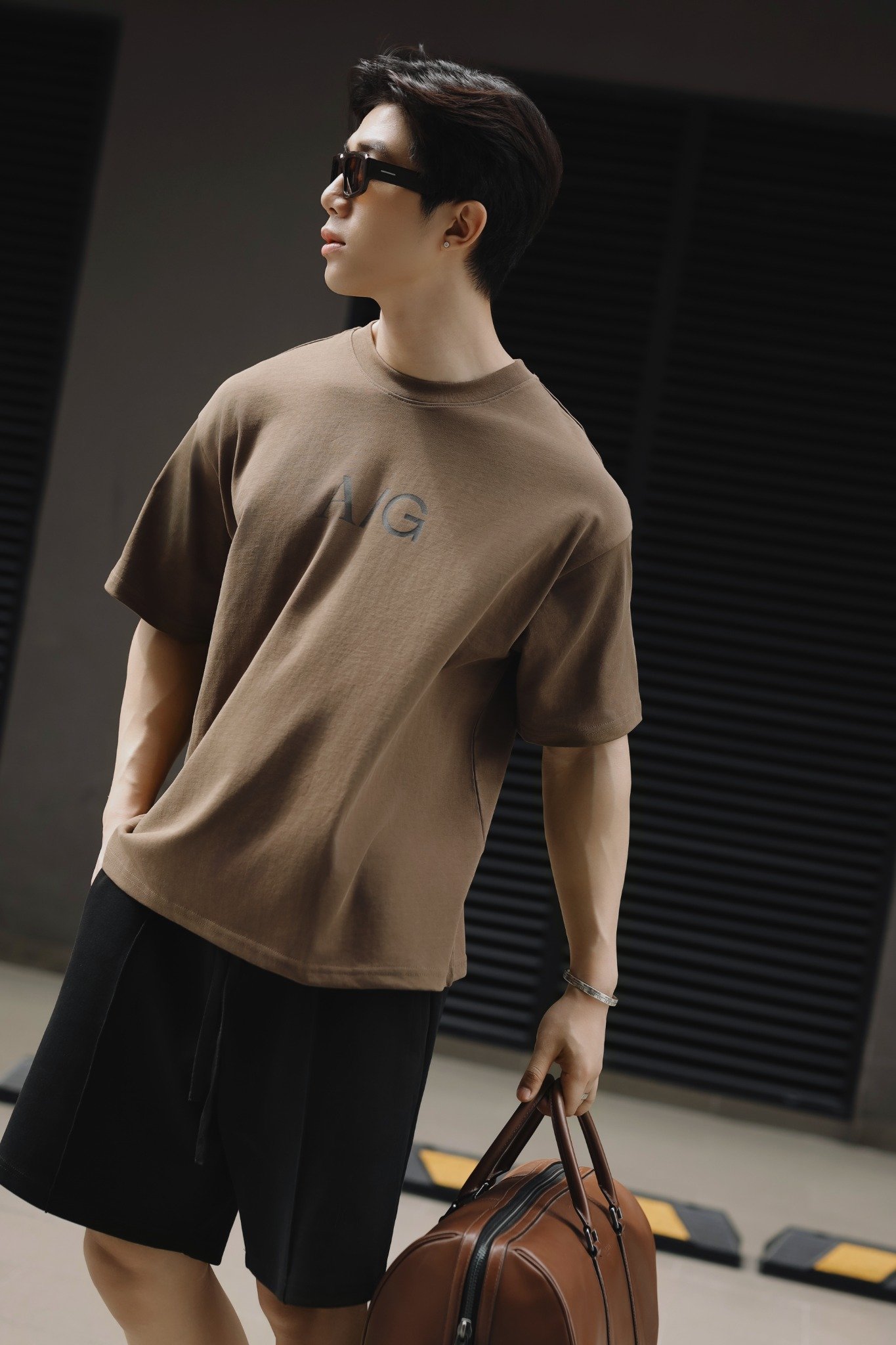 T738 FACTORY LOOSE FIT BIG LOGO T-SHIRT - BROWN
