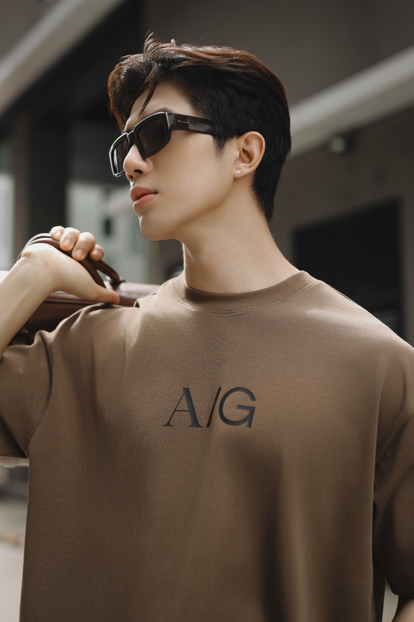 T738 FACTORY LOOSE FIT BIG LOGO T-SHIRT - BROWN