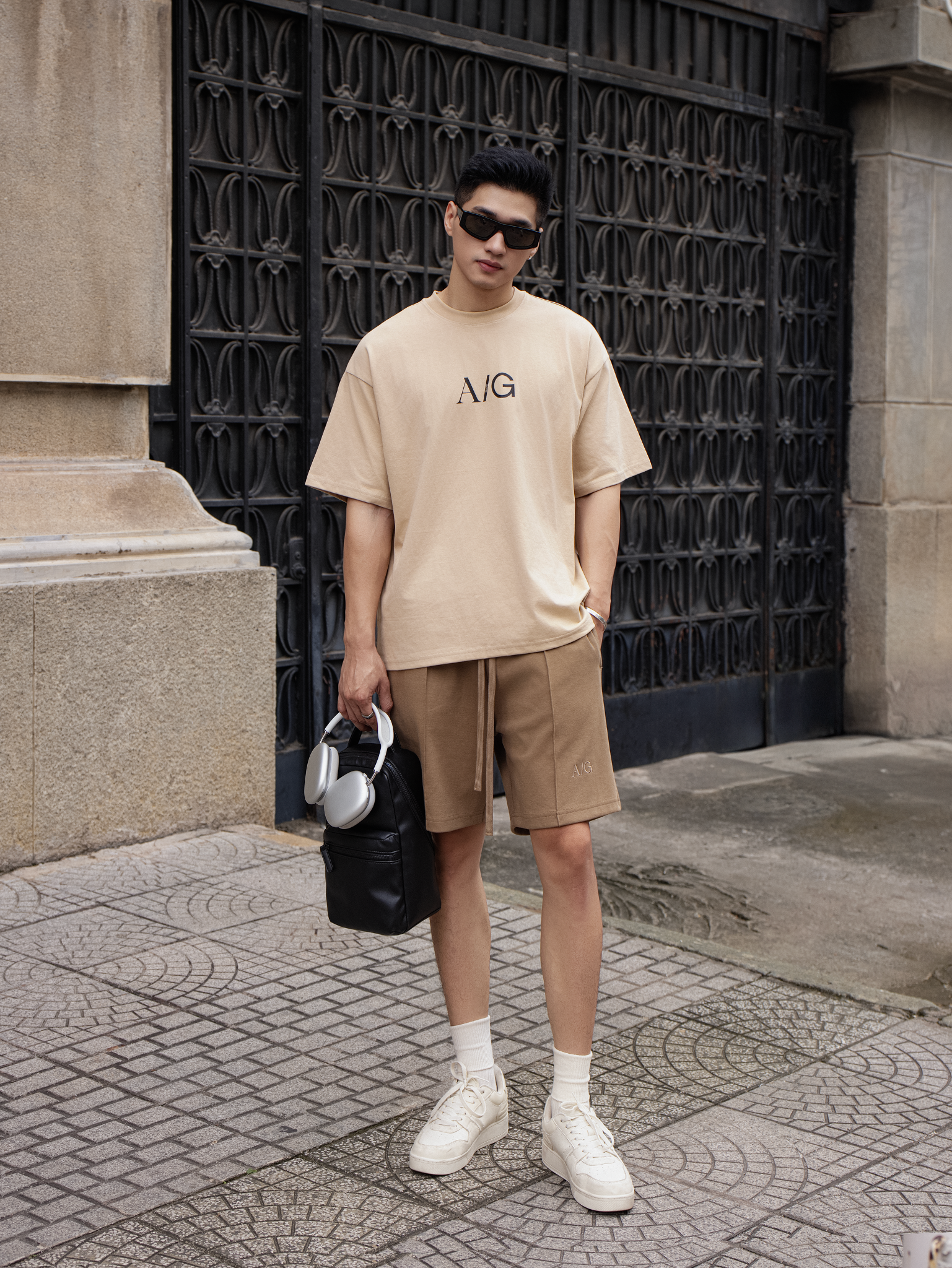 T738 FACTORY LOOSE FIT BIG LOGO T-SHIRT - LIGHT BEIGE