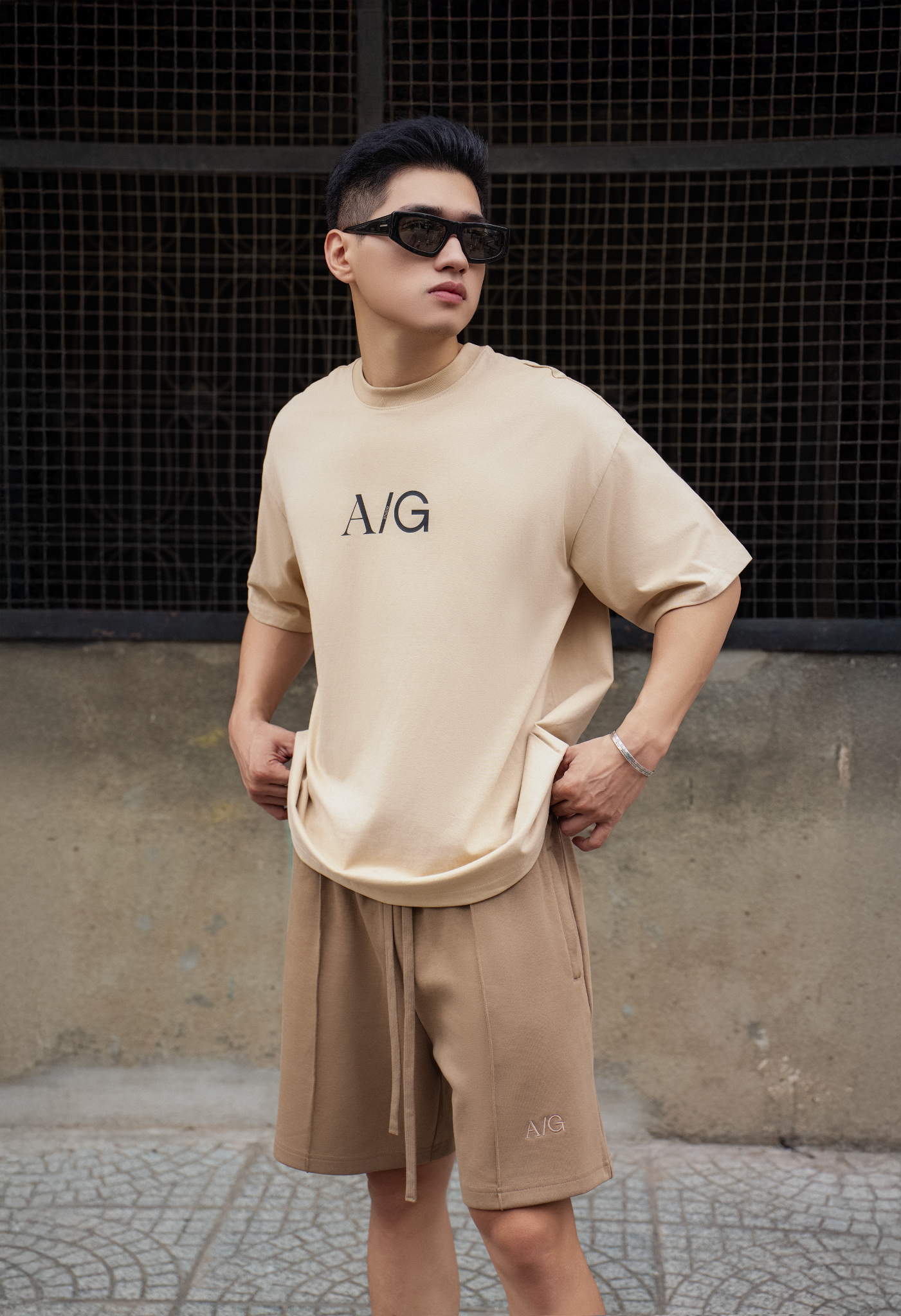 T738 FACTORY LOOSE FIT BIG LOGO T-SHIRT - LIGHT BEIGE