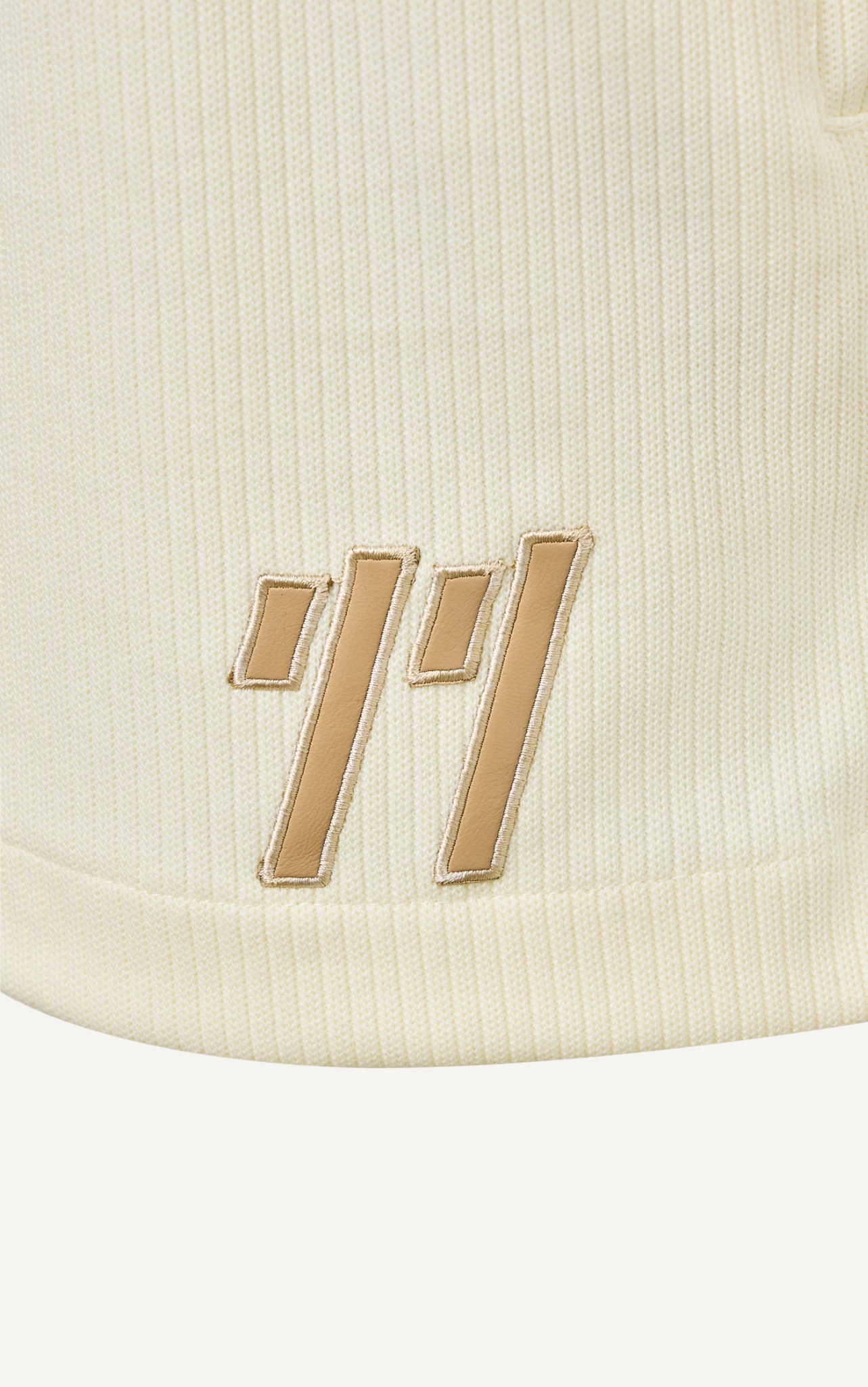 AG42 PREMIUM LOOSE FIT ICONIC "11" SHORT - OFF WHITE