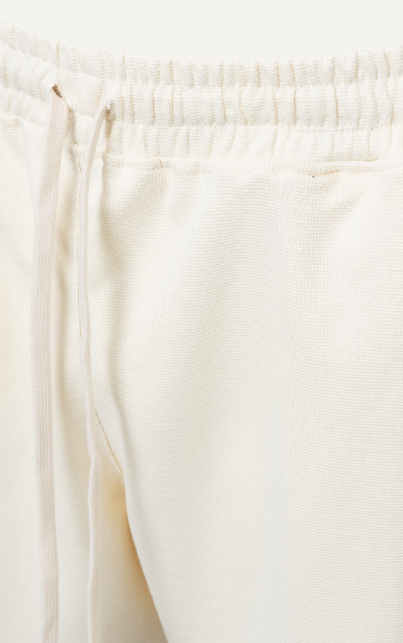 AG12 STUDIO LOOSE FIT ICONIC "11" SHORT - OFF WHITE