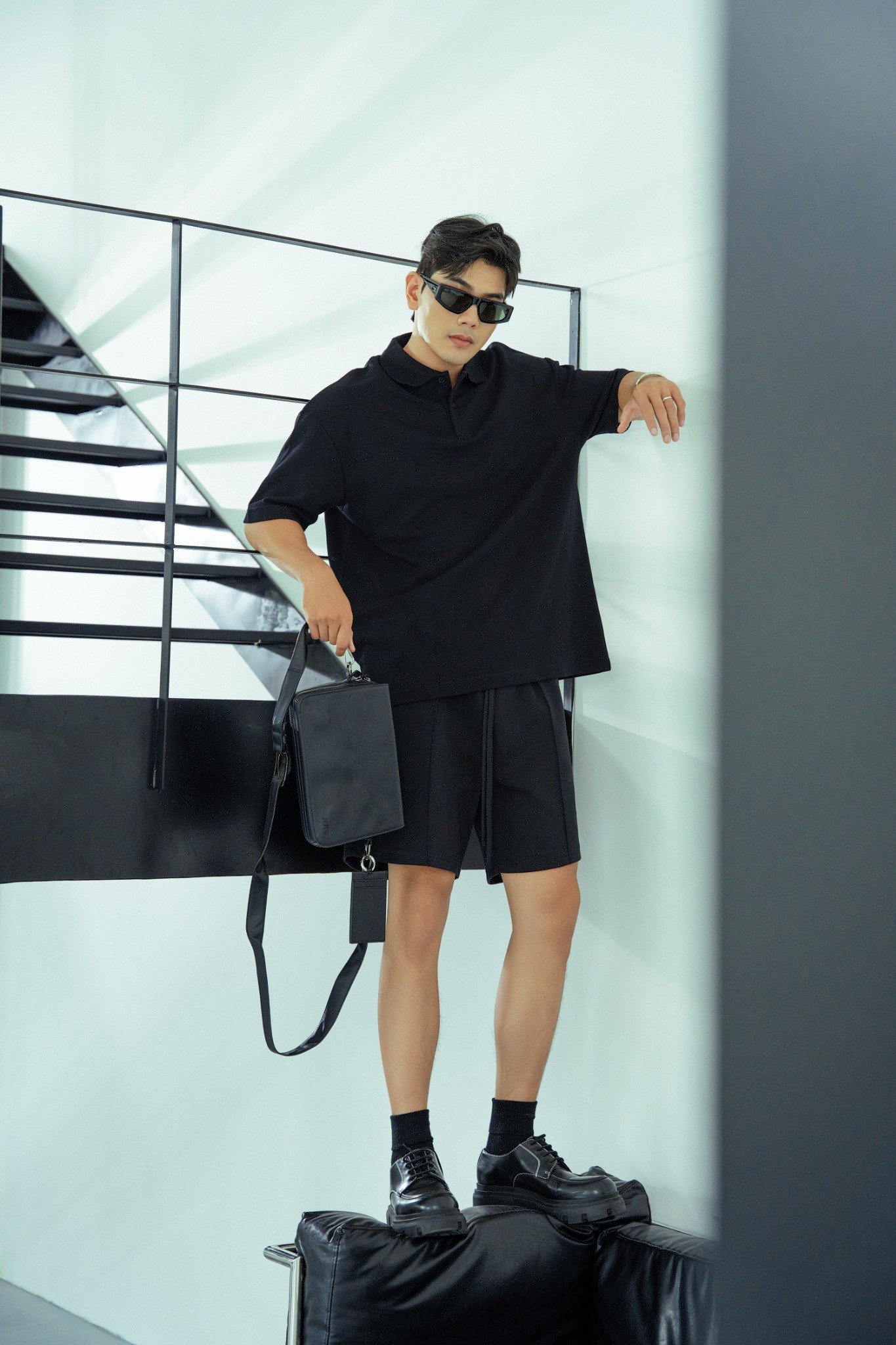 AG001 STUDIO LOOSE FIT BASIC POLO - BLACK