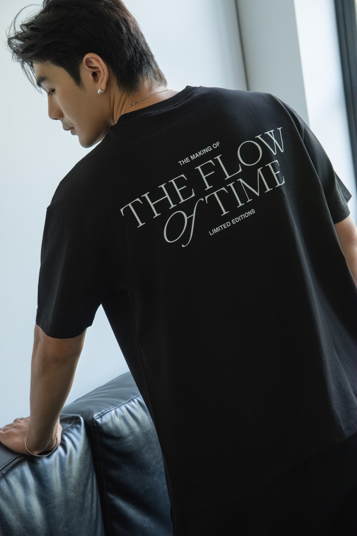 AG698 STUDIO LOOSE FIT PRINTED LOGO T-SHIRT - BLACK