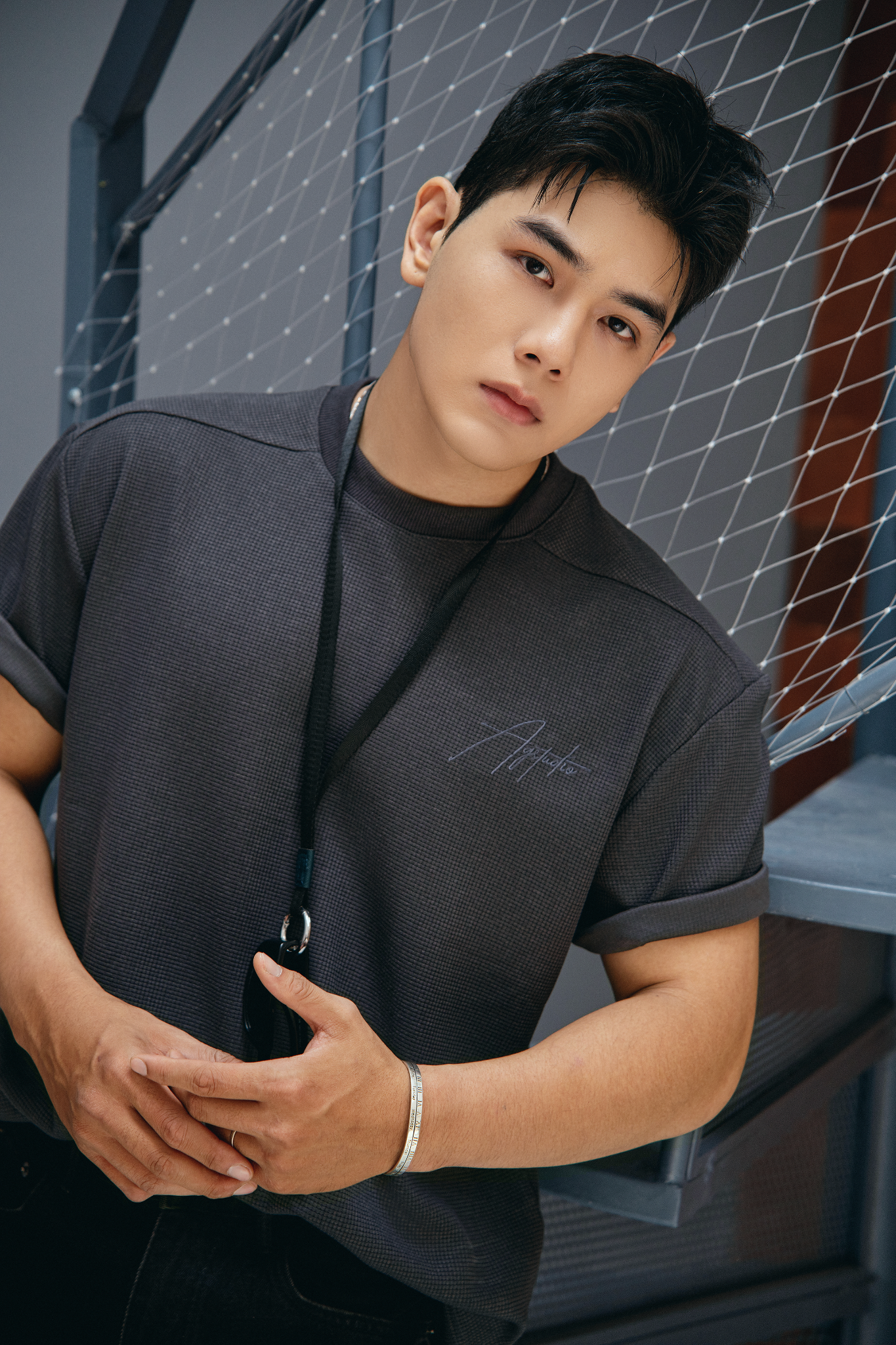 AG09 PREMIUM LOOSE FIT HANDWRITTEN LOGO T-SHIRT - GREY