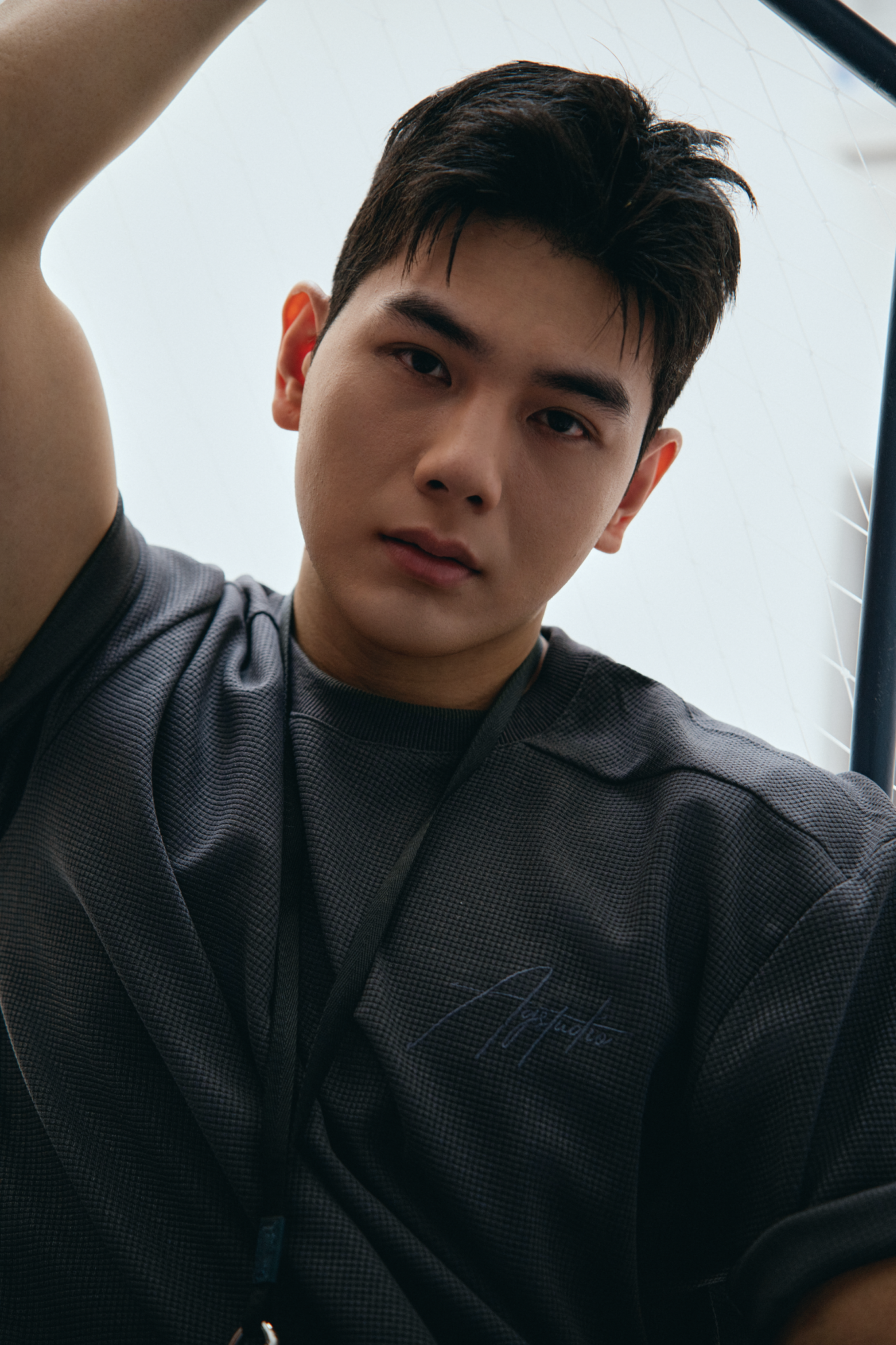 AG09 PREMIUM LOOSE FIT HANDWRITTEN LOGO T-SHIRT - GREY