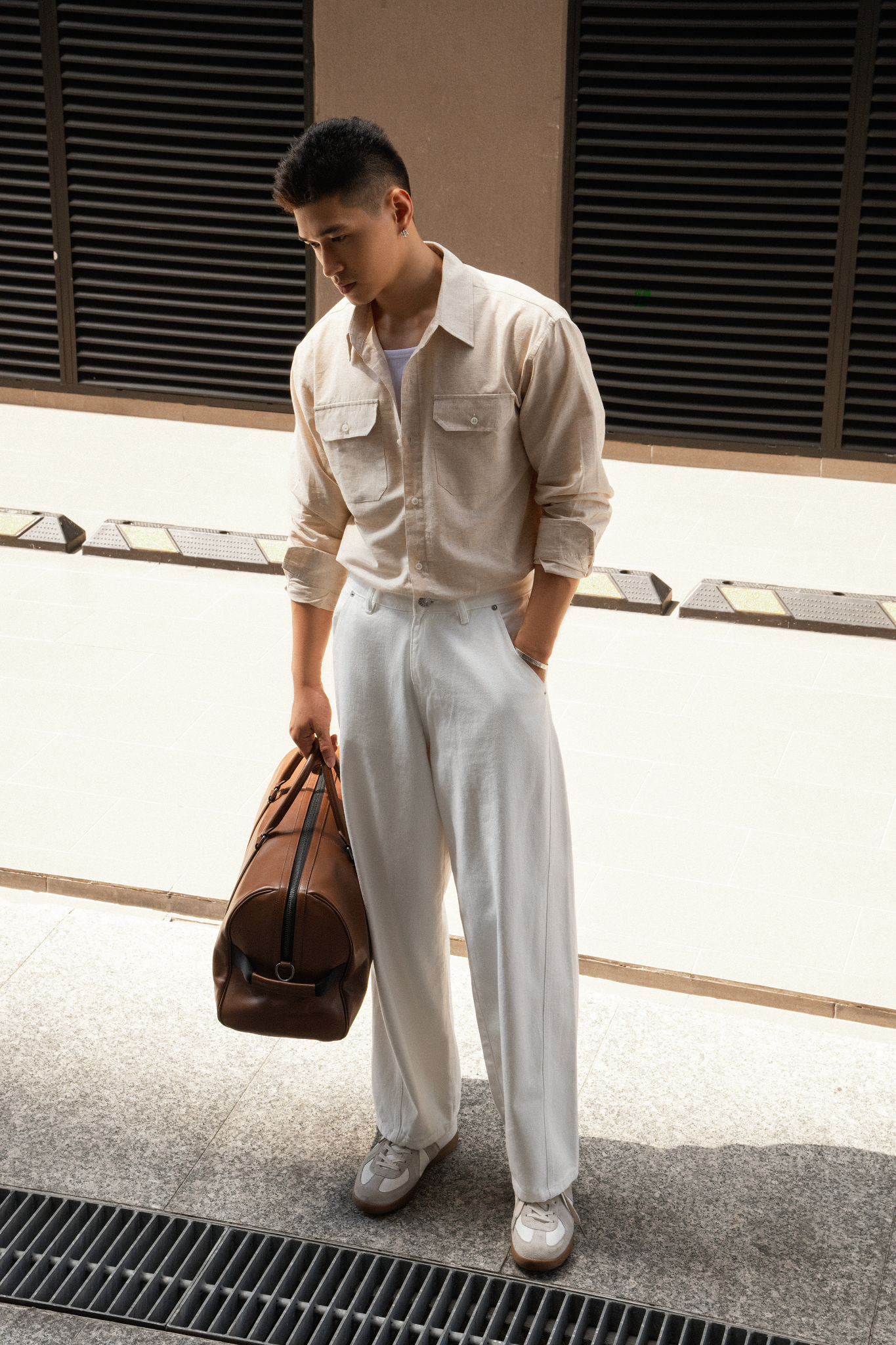 AG536 PREMIUM REGULAR FIT LINEN POCKET SHIRT - BEIGE