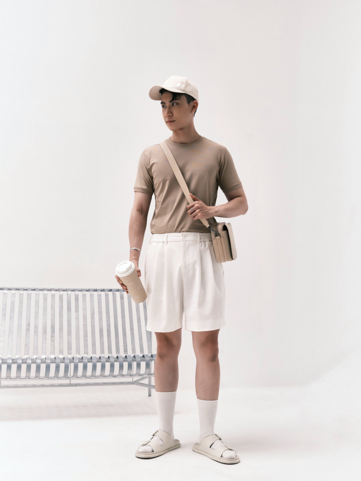 AG080 PREMIUM REGULAR FIT BASIC T-SHIRT - BEIGE
