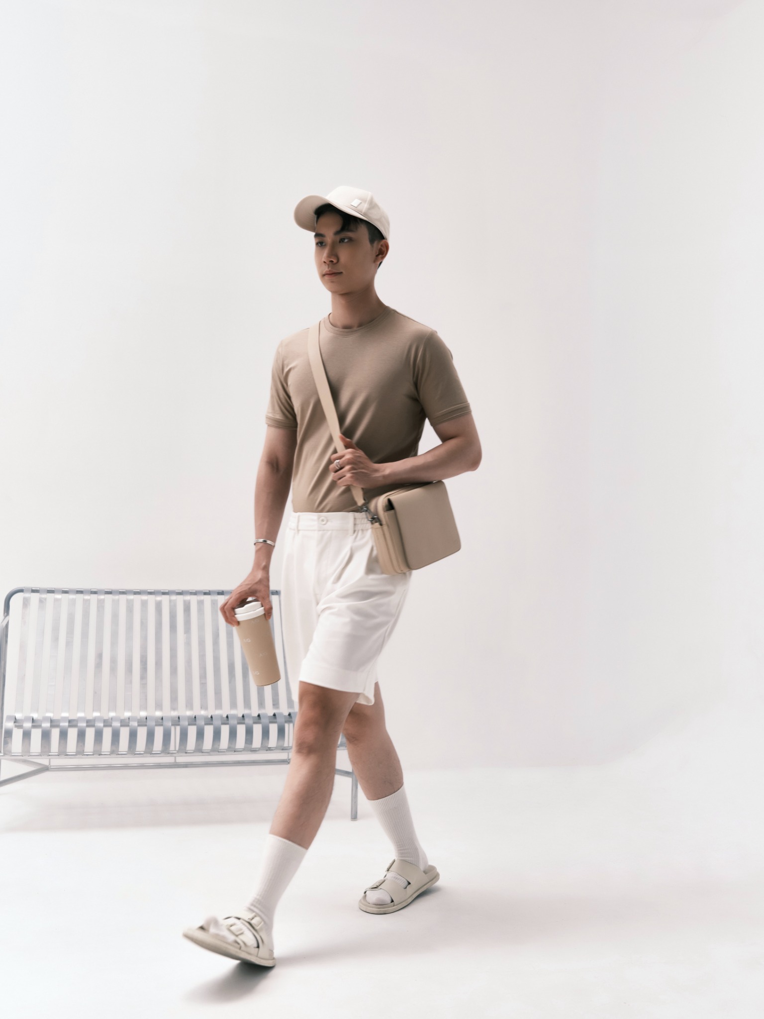 AG080 PREMIUM REGULAR FIT BASIC T-SHIRT - BEIGE