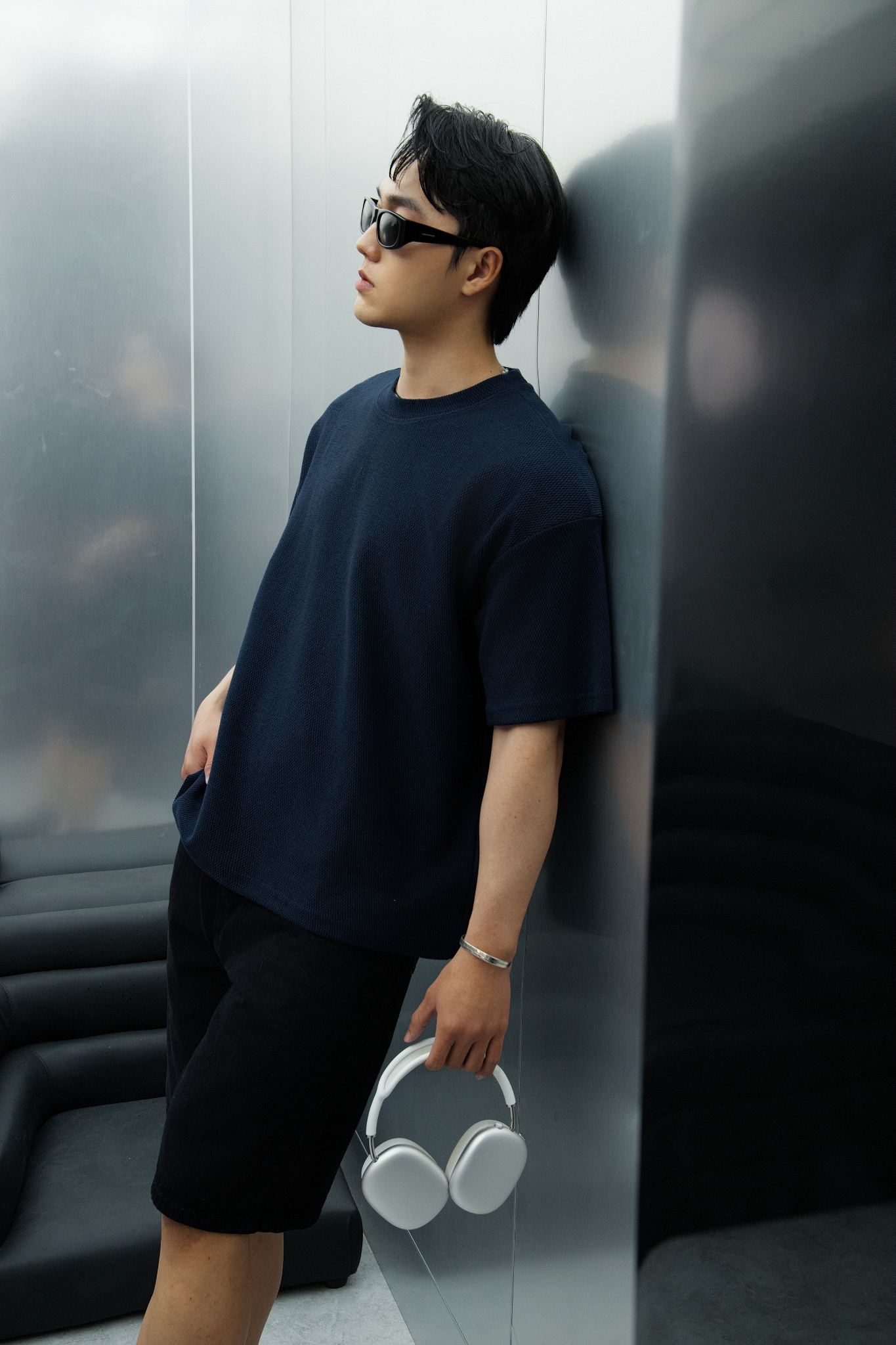 AG44 STUDIO LOOSE FIT DETAIL LOGO LEATHER T-SHIRT - COBAN BLUE